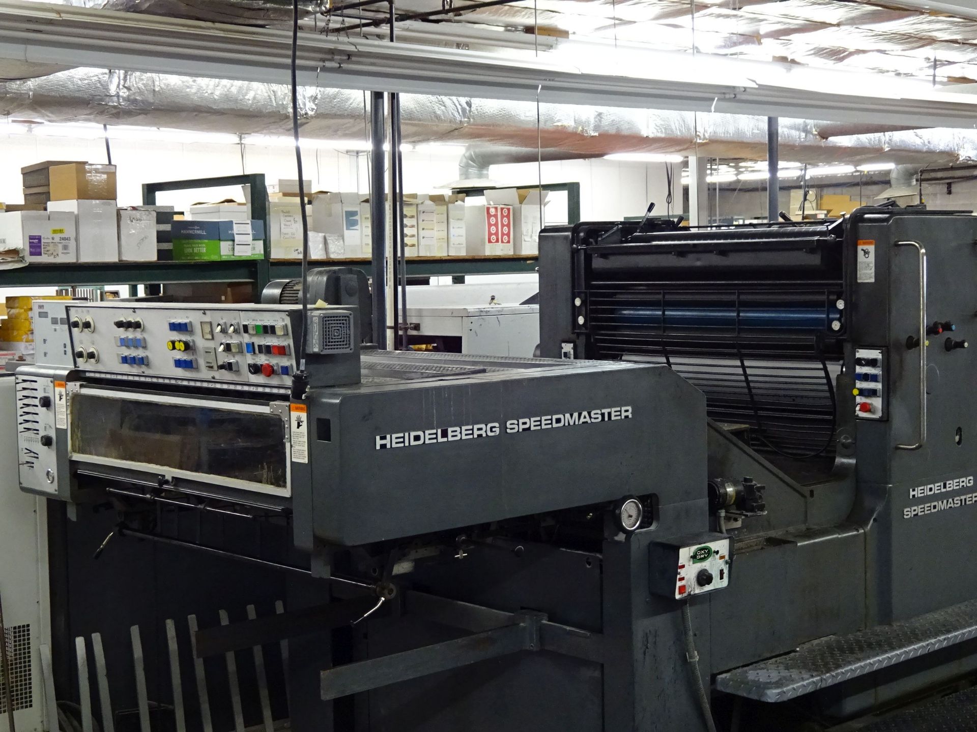 28" X 40" HEIDELBERG SPEEDMASTER 102 DP THREE-COLOR PERFECTOR PRESS; S/N 524159, CPC CONTROL - Image 2 of 25