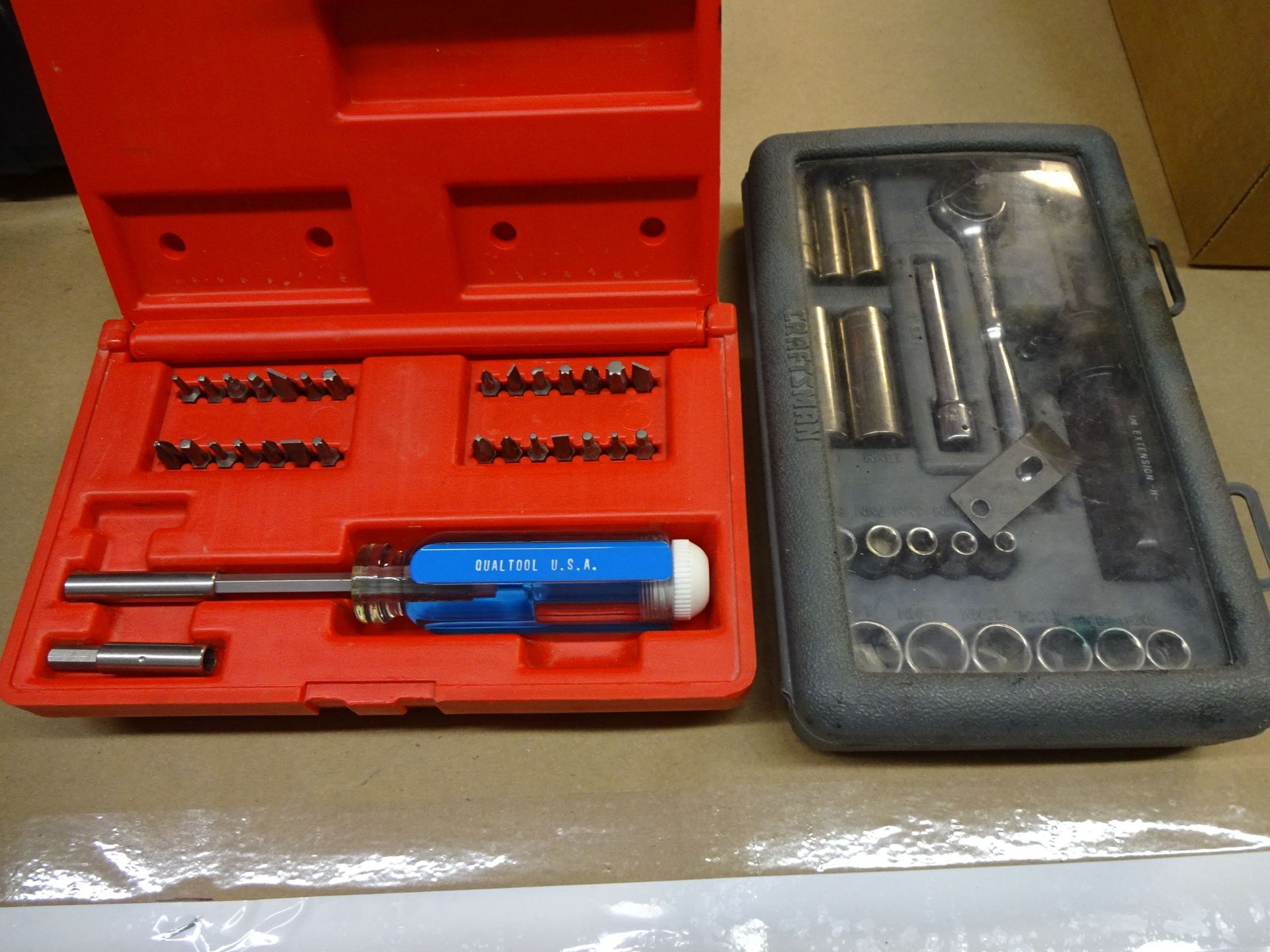 (LOT) RATCHET SET AND BIT KIT - Image 2 of 2