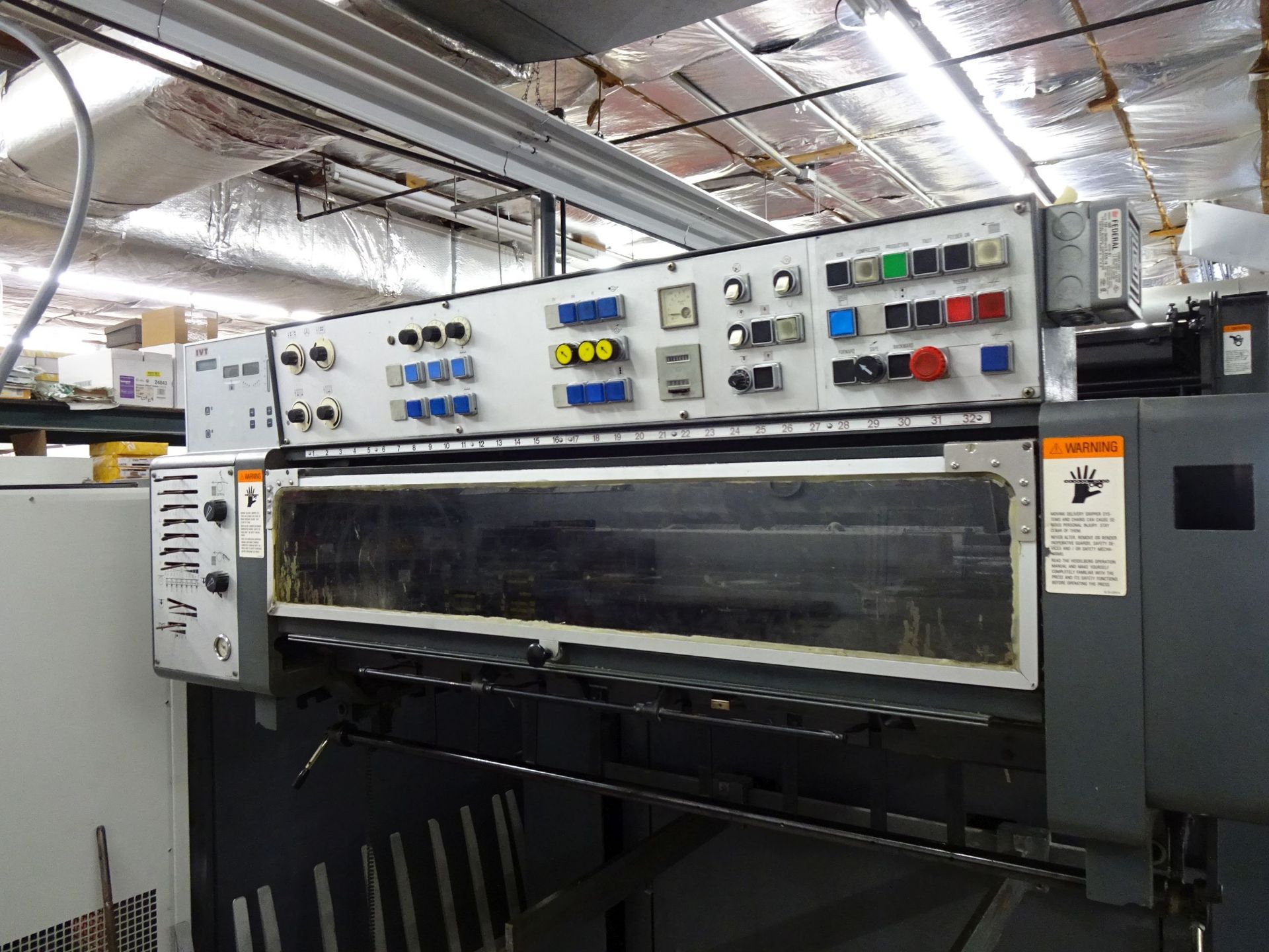 28" X 40" HEIDELBERG SPEEDMASTER 102 DP THREE-COLOR PERFECTOR PRESS; S/N 524159, CPC CONTROL - Image 3 of 25