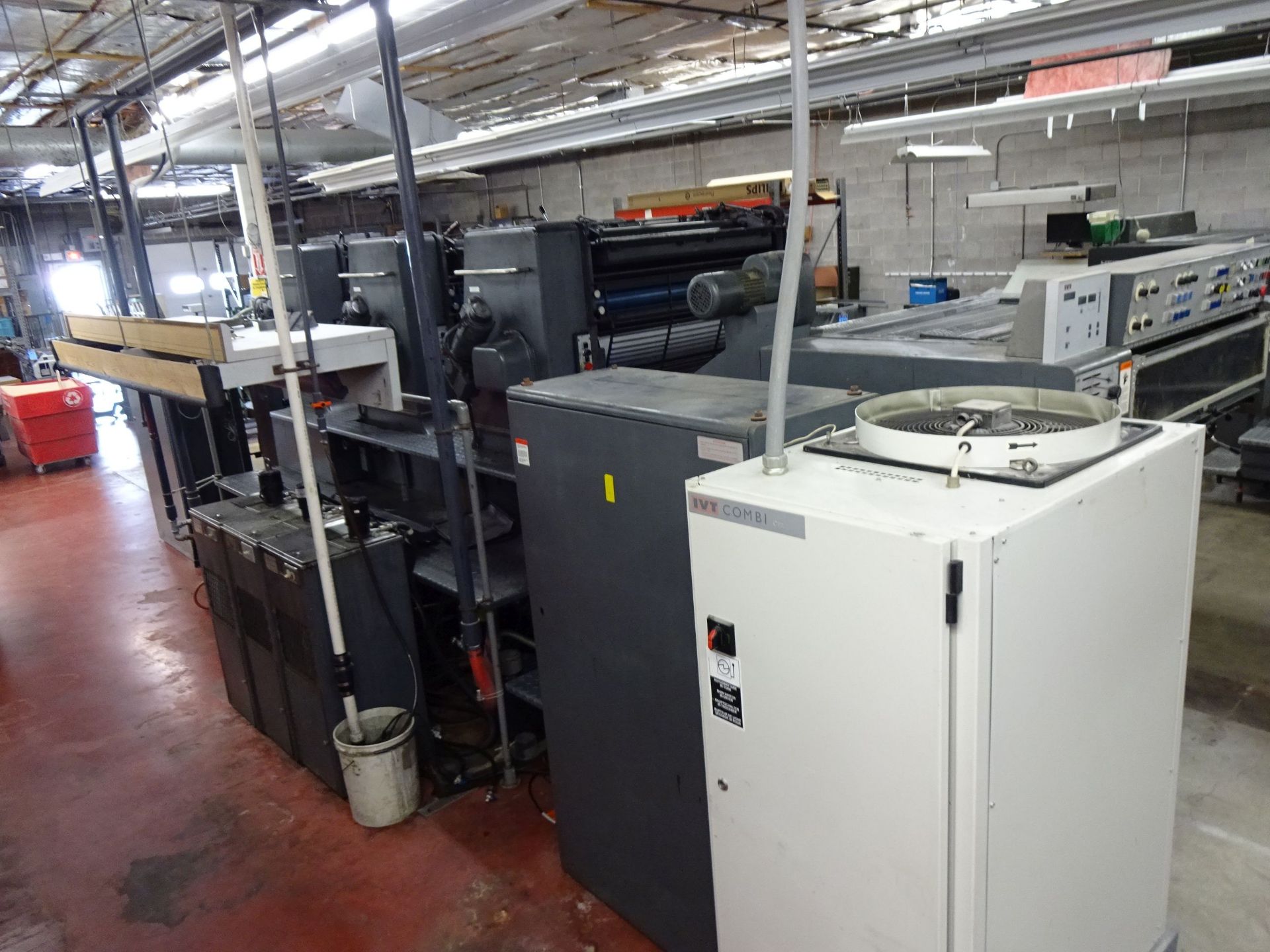 28" X 40" HEIDELBERG SPEEDMASTER 102 DP THREE-COLOR PERFECTOR PRESS; S/N 524159, CPC CONTROL - Image 7 of 25