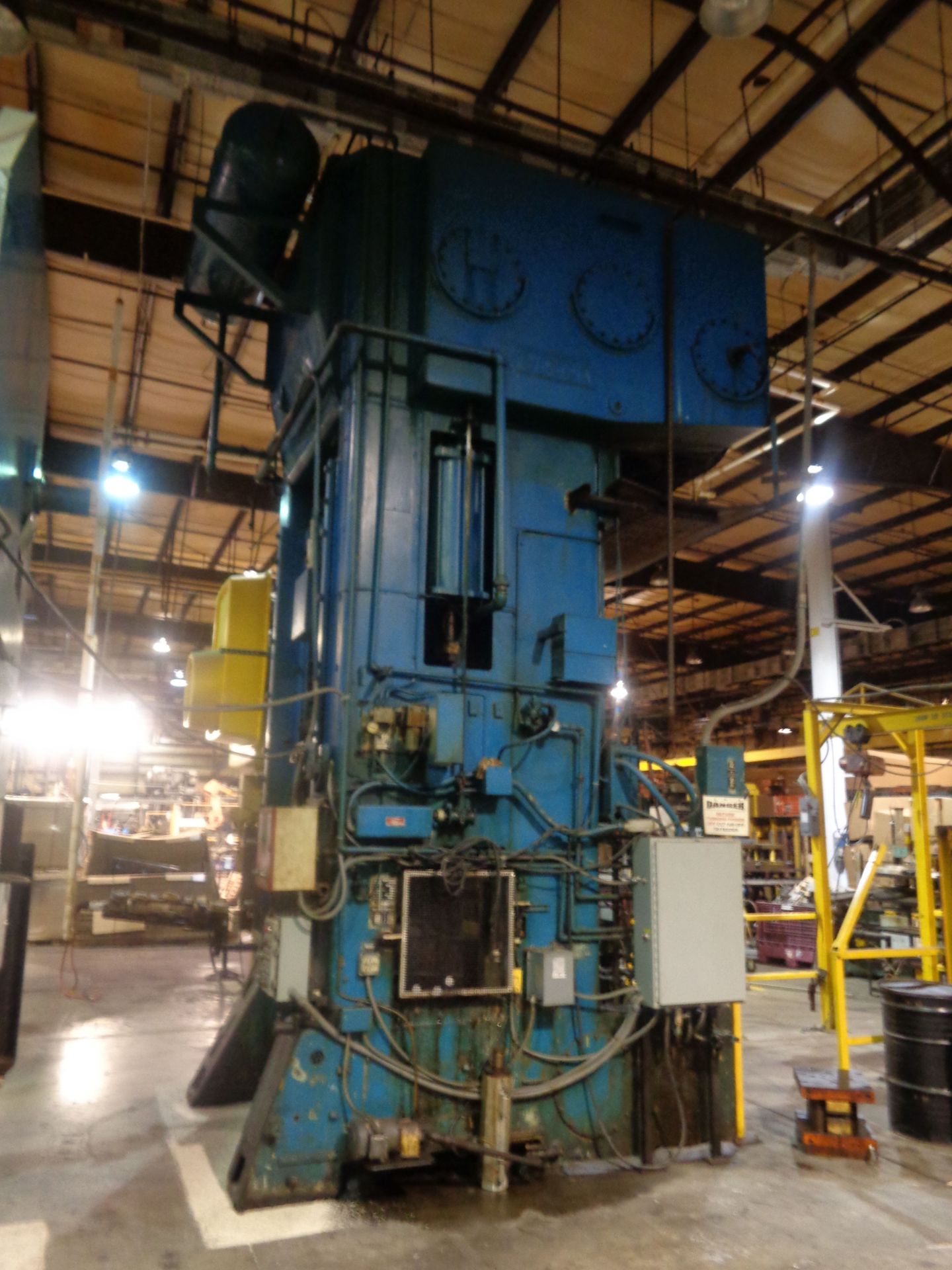 400 TON VERSON MODEL S1-400-4842T STRAIGHT SIDE SINGLE CRANK PRESS; S/N 20924, 18" STROKE, 18 OR 23 - Image 4 of 11