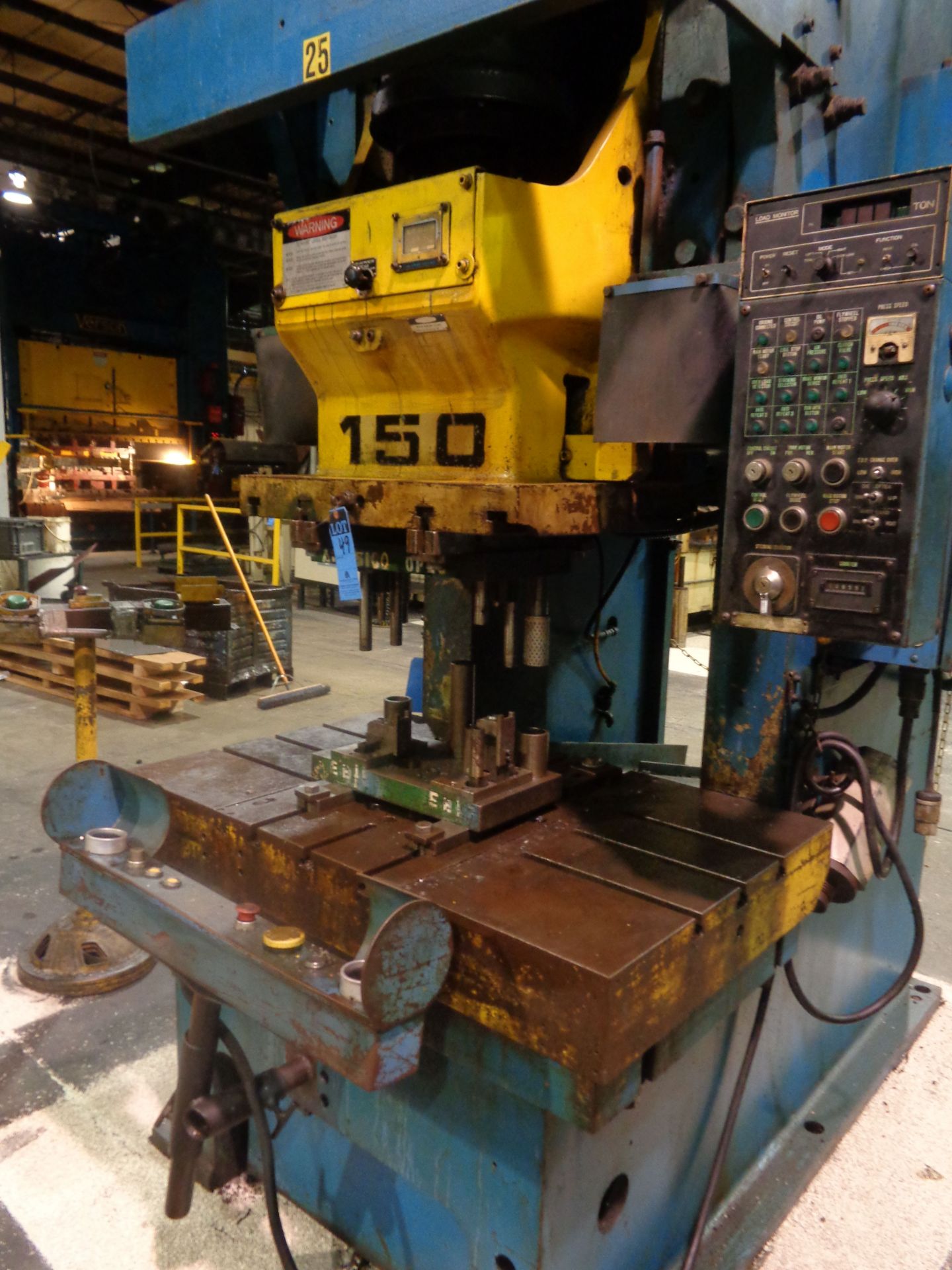 165 TON KOMATSU MODEL OBS-150-2 SINGLE CRANK GAP FRAME PRESS; S/N 10665, 49" LEFT TO RIGHT X 31" - Image 6 of 7