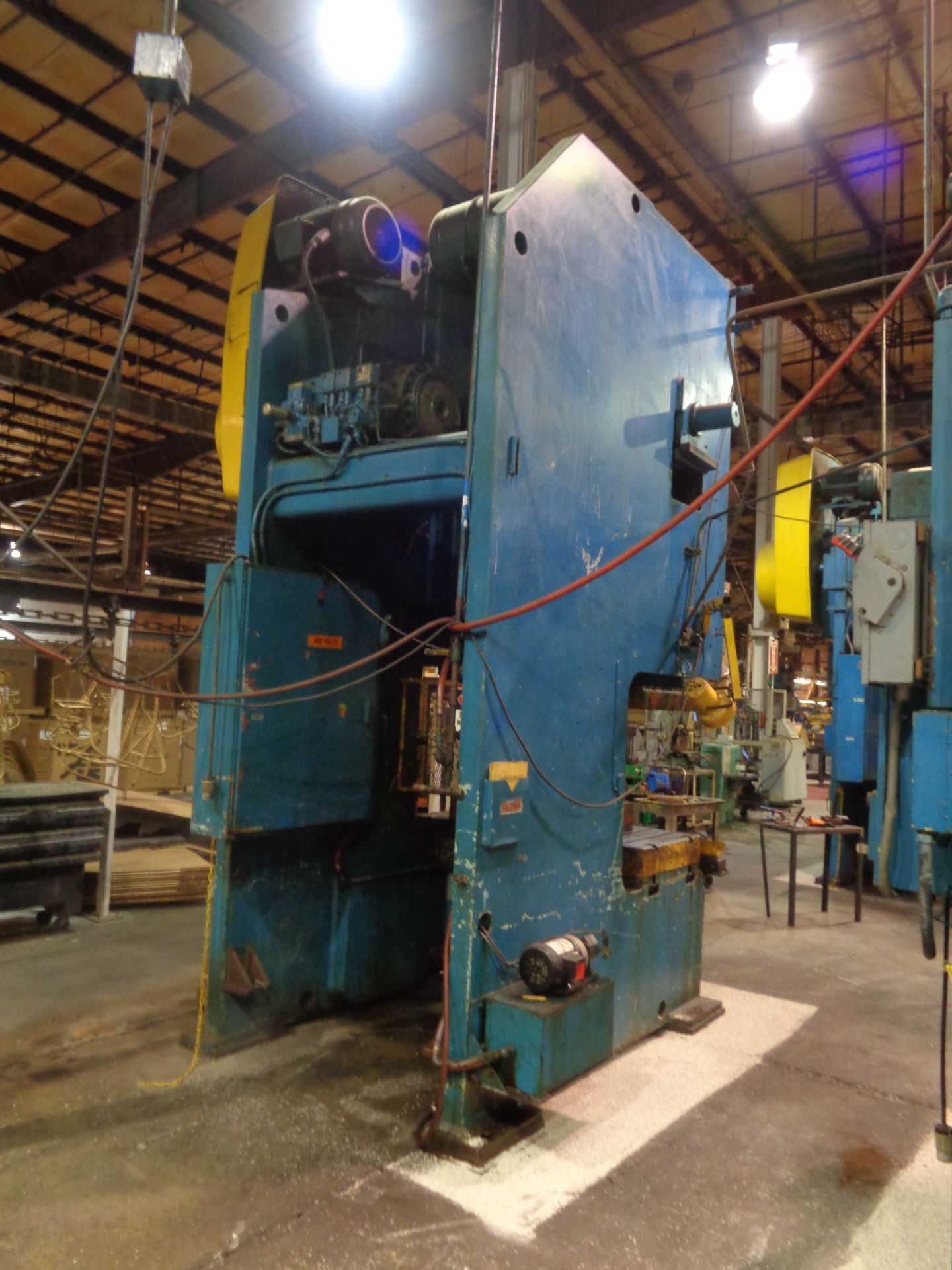 200 TON NIAGARA MODEL S2G-200-60-30 DOUBLE CRANK GAP FRAME PRESS; S/N 51905, 60" LEFT TO RIGHT X 30" - Image 4 of 11