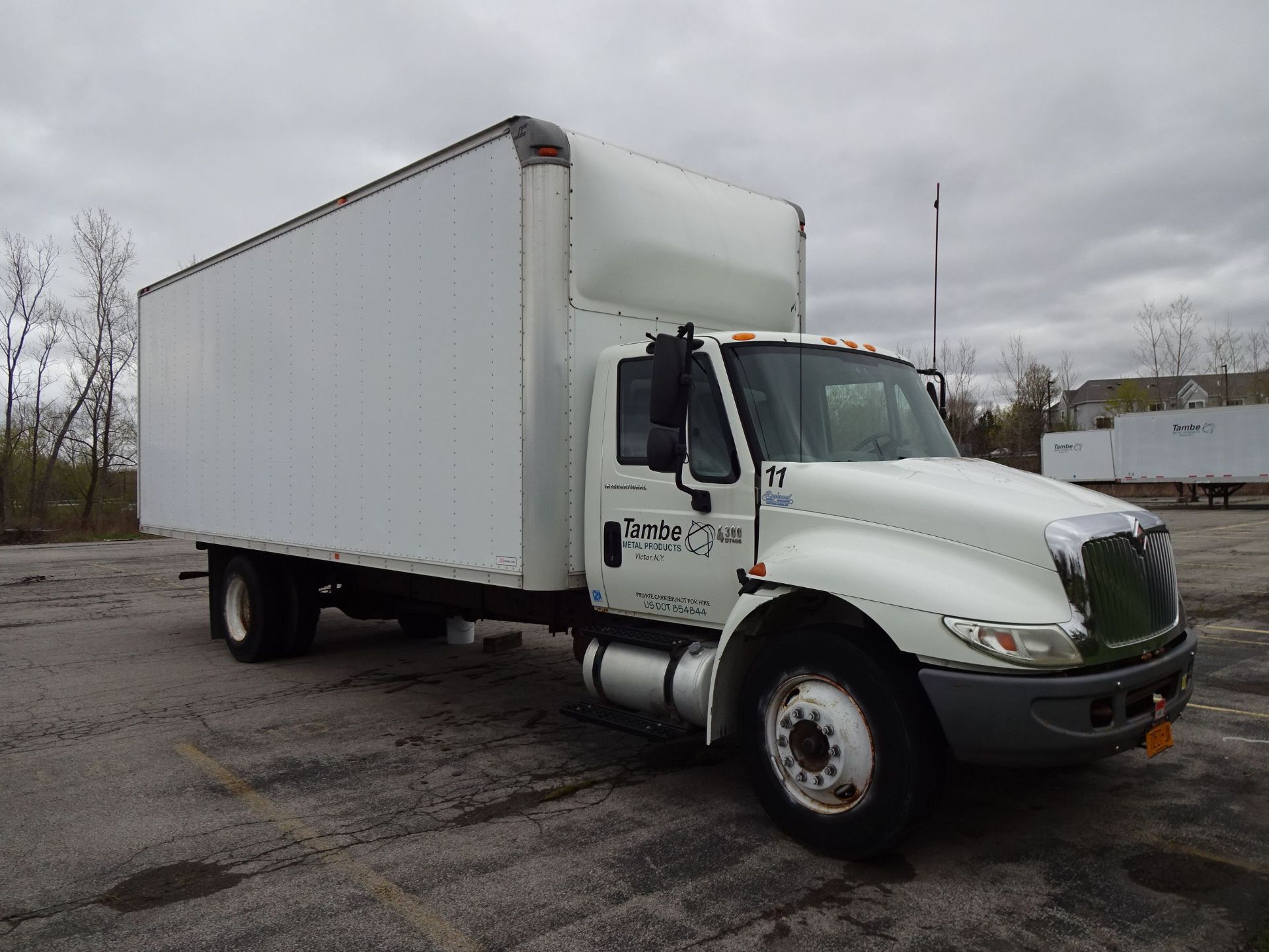 2005 INTERNATIONAL MODEL 4300 DT466 30' BOX DIESEL TRUCK; VIN # 1HTMMAM05H166611, DIESEL ENGINE, 6- - Bild 3 aus 11