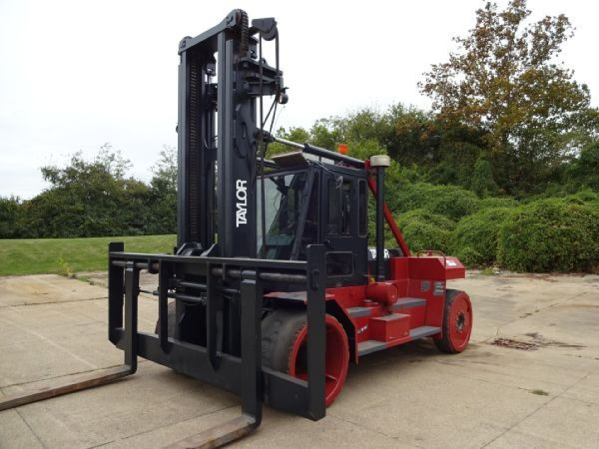 **36,000 LB. TAYLOR MODEL THD-36L DIESEL CUSHION TIRE LIFT TRUCK; S/N S-T6-29520, CUMMINS B5.9-C 5.9