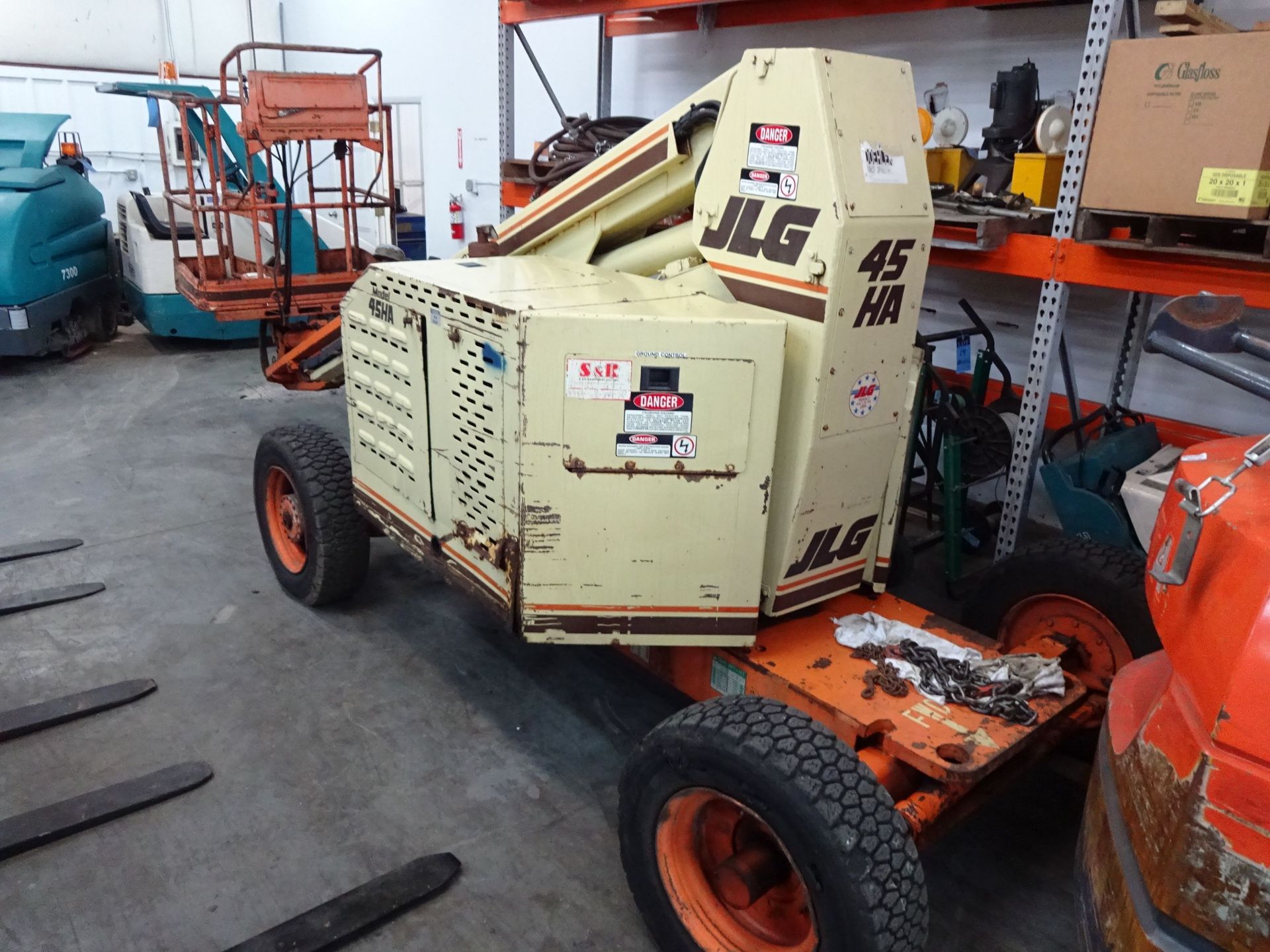 JLG MODEL 45HA PNEUMATIC TIRE LP GAS POWERED SNORKEL LIFT; S/N N/A (2,672 HOURS), 32" X 48" - Image 3 of 7