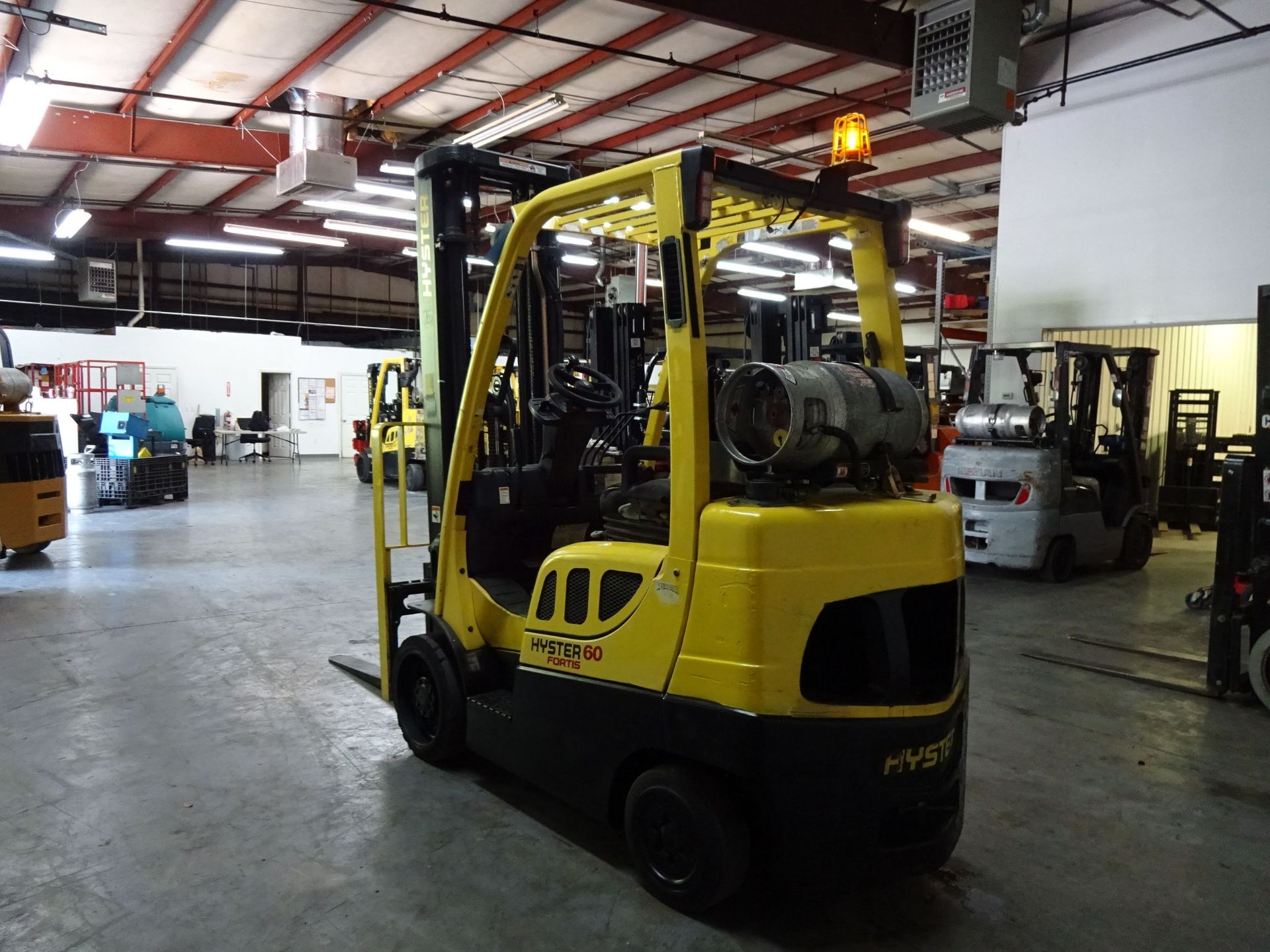 6,000 LB. HYSTER MDOEL S60FT SOLID TIRE LP GAS LIFT TRUCK; S/N F187V17322J (10,429 HOURS), 3-STAGE - Image 7 of 11