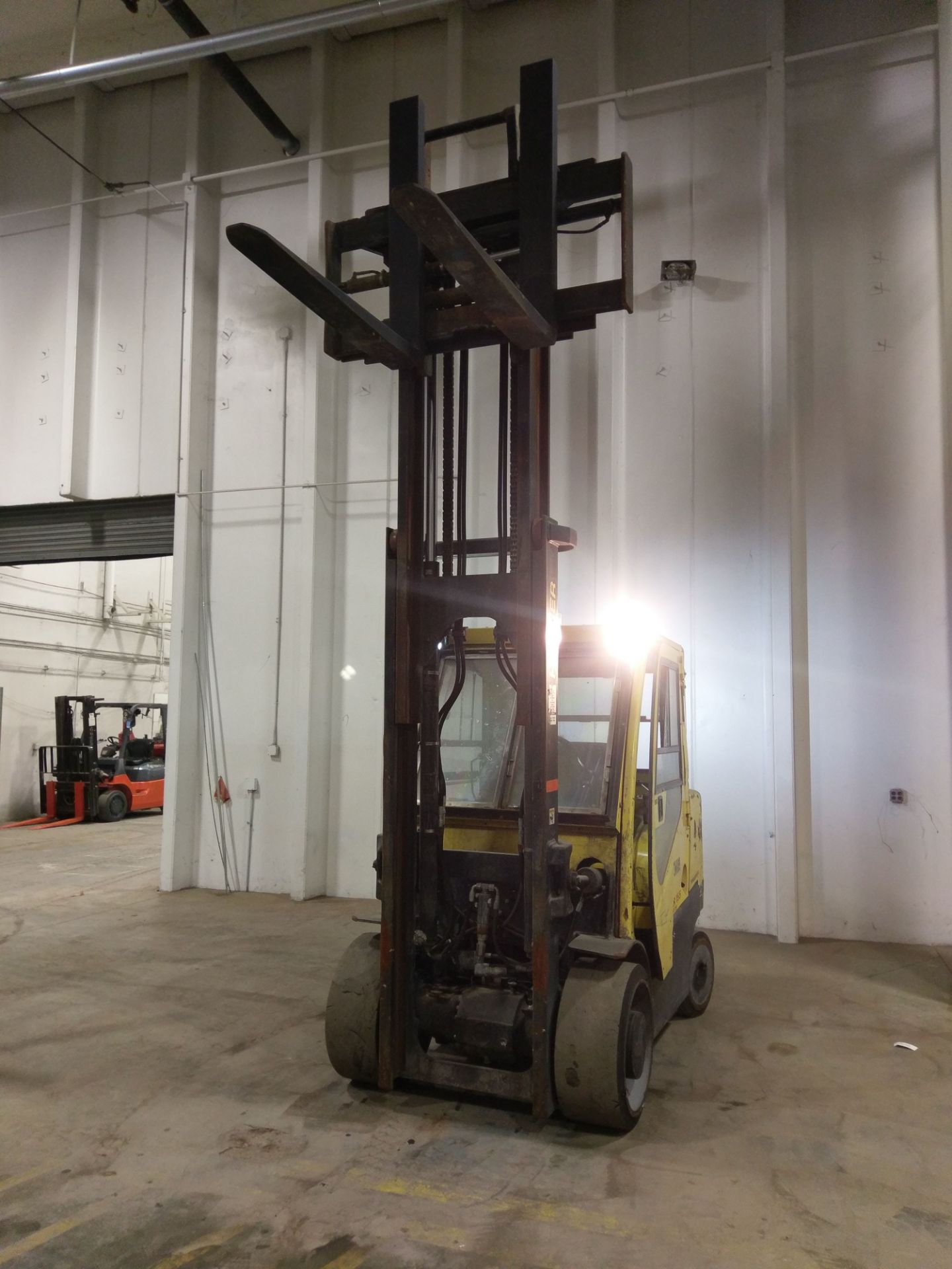 15,000 LB. HYSTER MODEL S155FT DIESEL POWER CUSHION TIRE LIFT TRUCK; S/N E024V02534J, 2-STAGE - Image 9 of 9