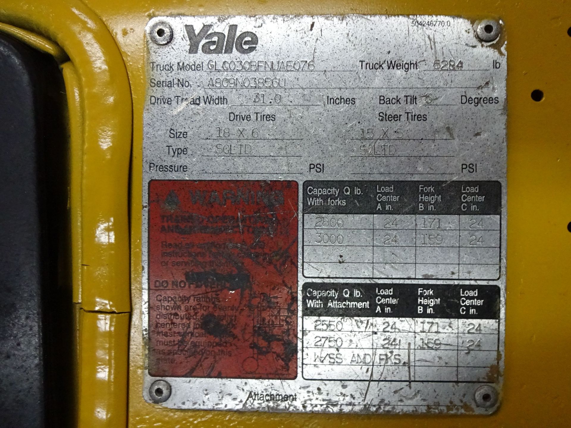 3,000 LB. YALE MODEL GLC030 SOLID TIRE LP GAS LIFT TRUCK; S/N A809N03856U (21,053 HOURS), 3-STAGE - Image 10 of 11