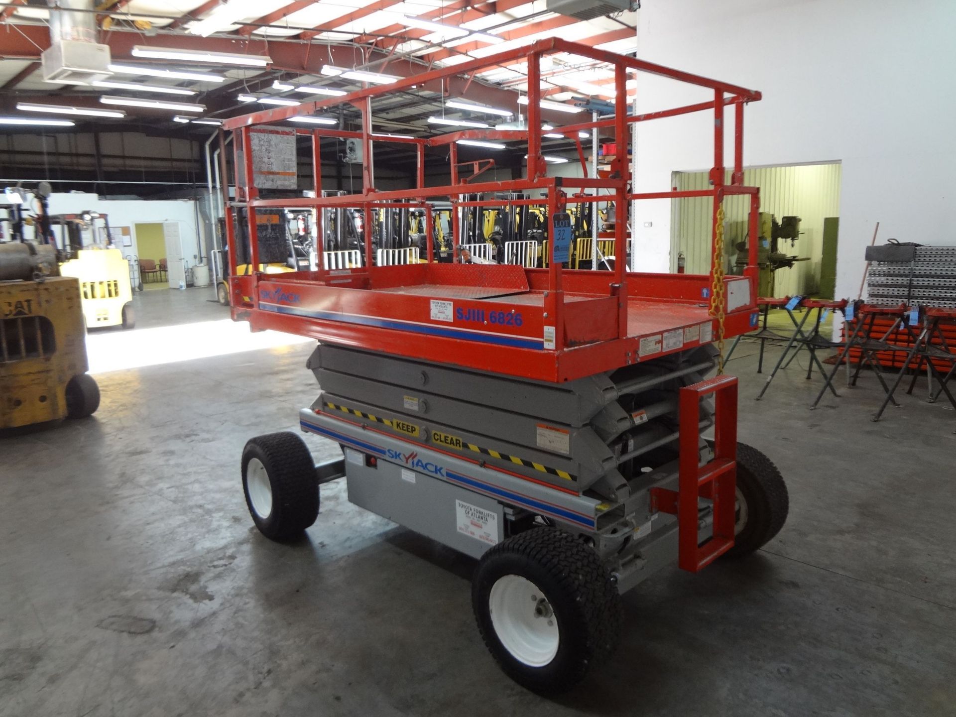 SKYJACK MODEL SJIII 6826 ROUGH TERRAIN ELECTRIC POWER PNEUMATIC TIRE SCISSOR LIFT; S/N 75619, 59" - Image 9 of 9