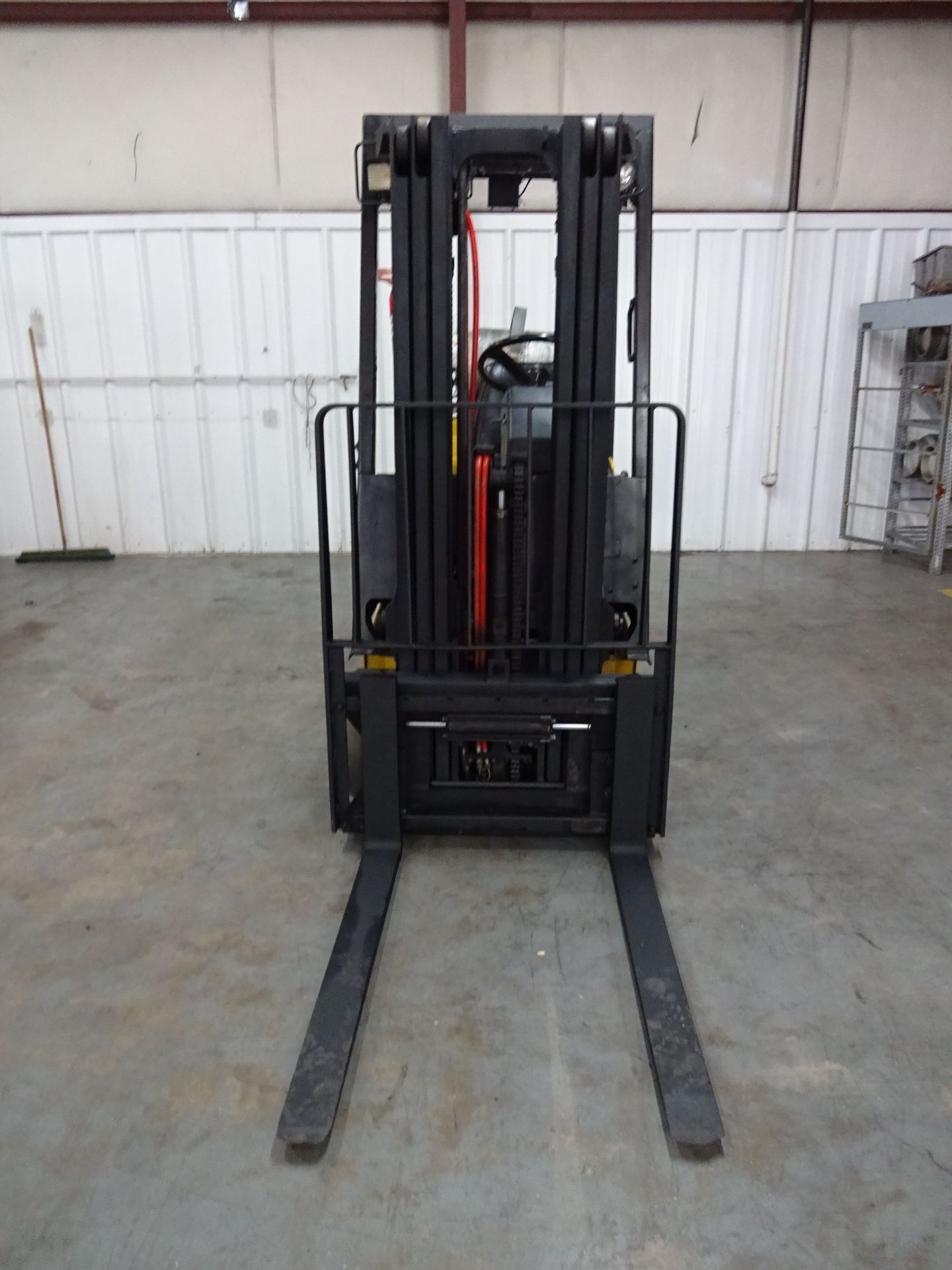 3,000 LB. YALE MODEL GLC030 SOLID TIRE LP GAS LIFT TRUCK; S/N A809N03856U (21,053 HOURS), 3-STAGE - Image 2 of 11