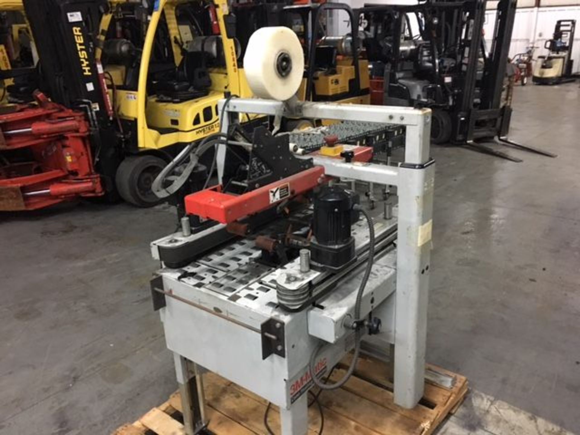 3M-MATIC TYPE 39600 800A3 ADJUSTABLE CASE SEALER; S/N 4860 - LOCATED AT 6600 STOCKTON ROAD, - Image 2 of 4