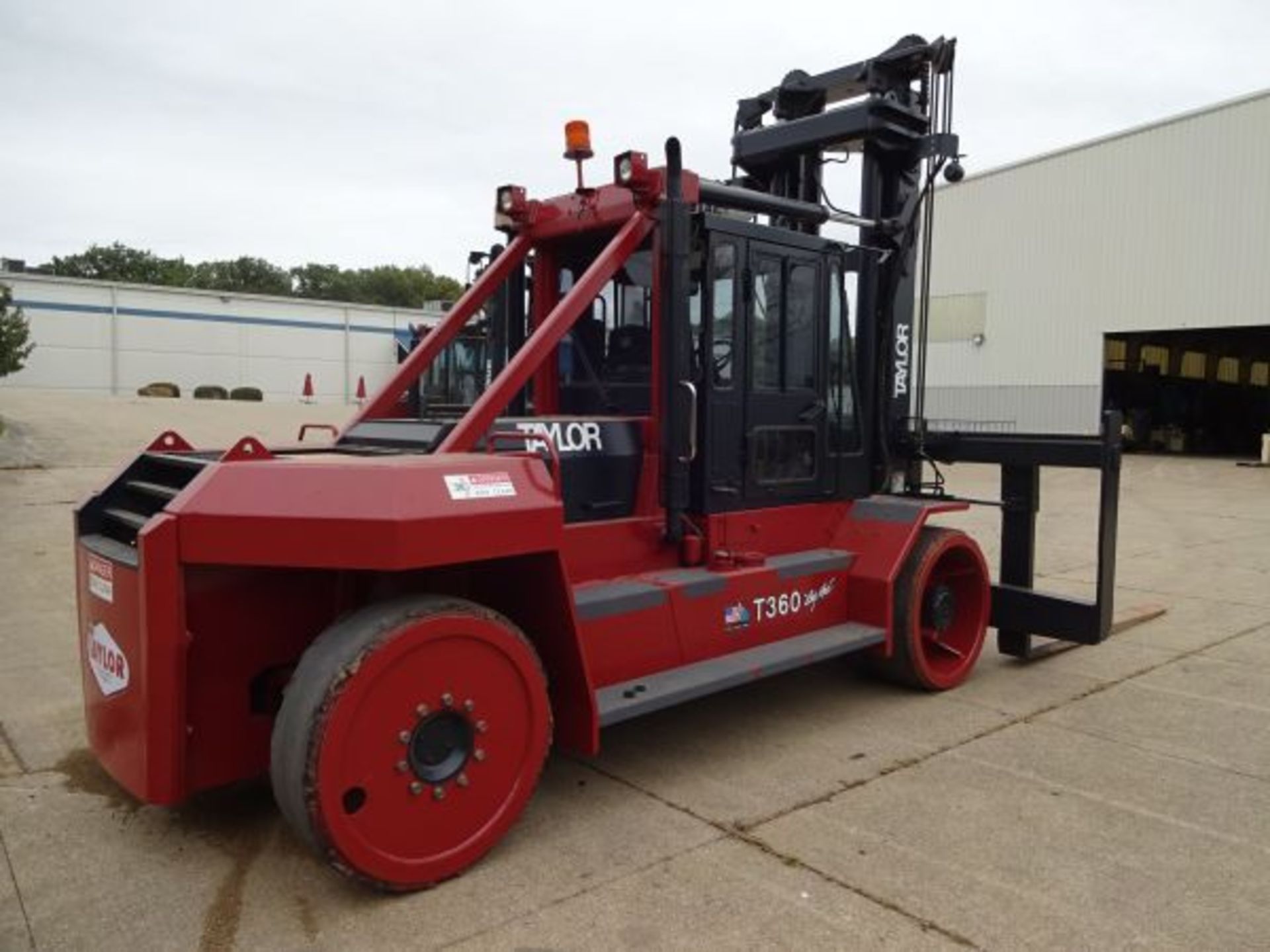 **36,000 LB. TAYLOR MODEL THD-36L DIESEL CUSHION TIRE LIFT TRUCK; S/N S-T6-29520, CUMMINS B5.9-C 5.9 - Image 7 of 24