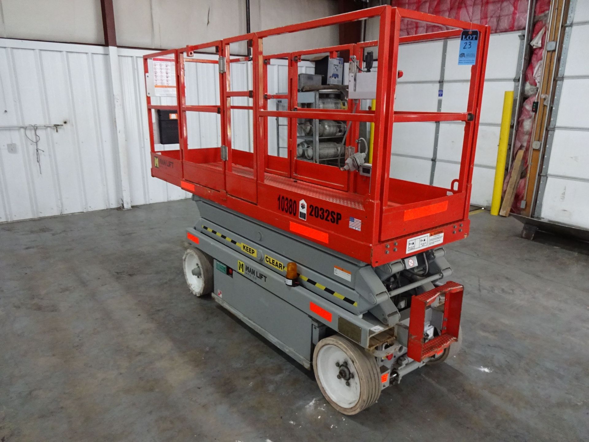 SKYJACK MODEL SJ3220 ELECTRIC POWER ELECTRIC POWER SOLID TIRE SCISSOR LIFT; S/N 60003106, 30" X 110"