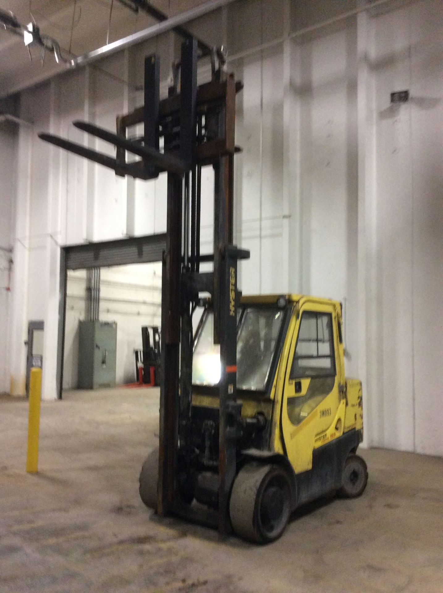 15,000 LB. HYSTER MODEL S155FT DIESEL POWER CUSHION TIRE LIFT TRUCK; S/N E024V02533J, 2-STAGE - Image 9 of 11