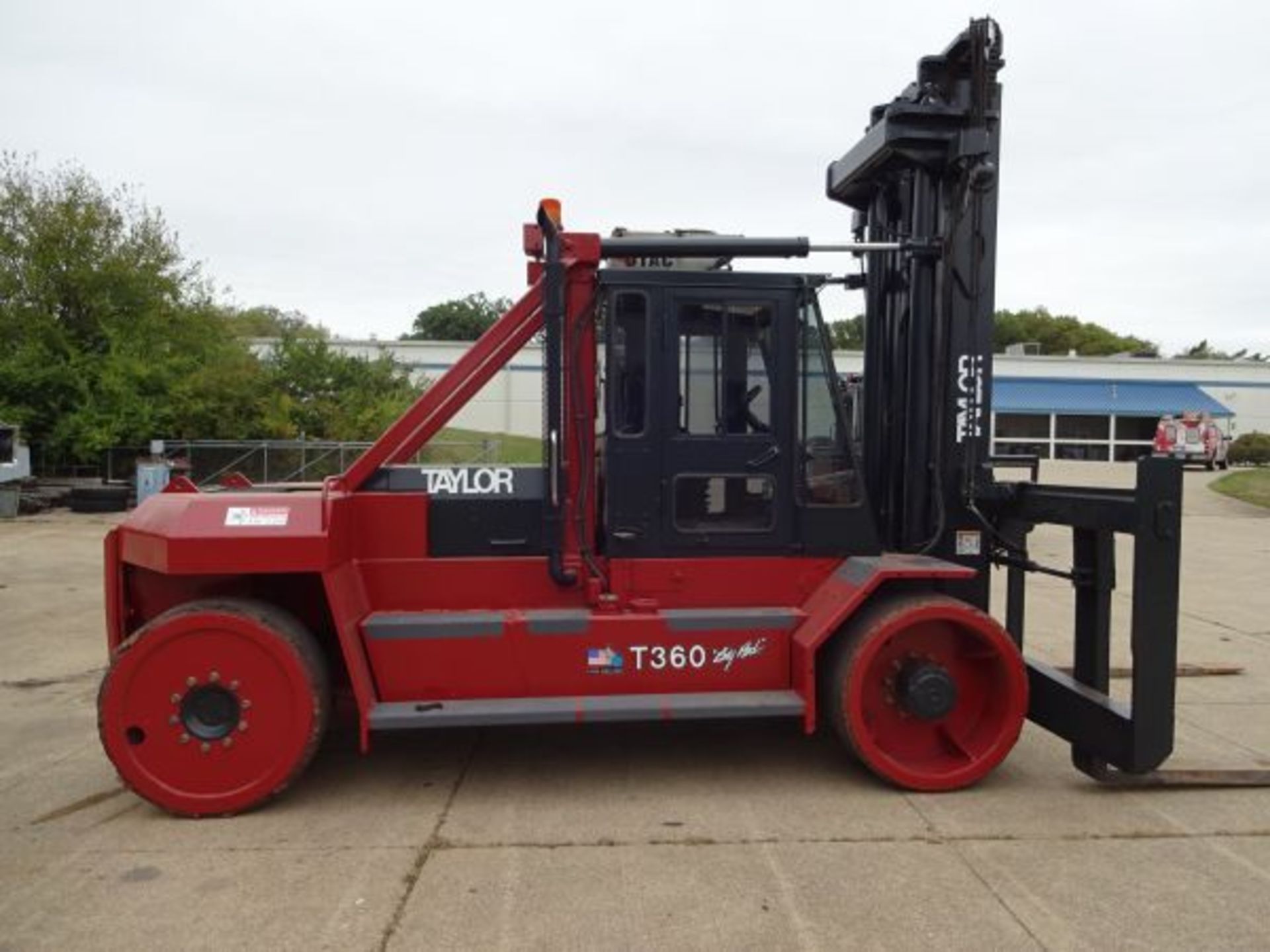 **36,000 LB. TAYLOR MODEL THD-36L DIESEL CUSHION TIRE LIFT TRUCK; S/N S-T6-29520, CUMMINS B5.9-C 5.9 - Image 8 of 24