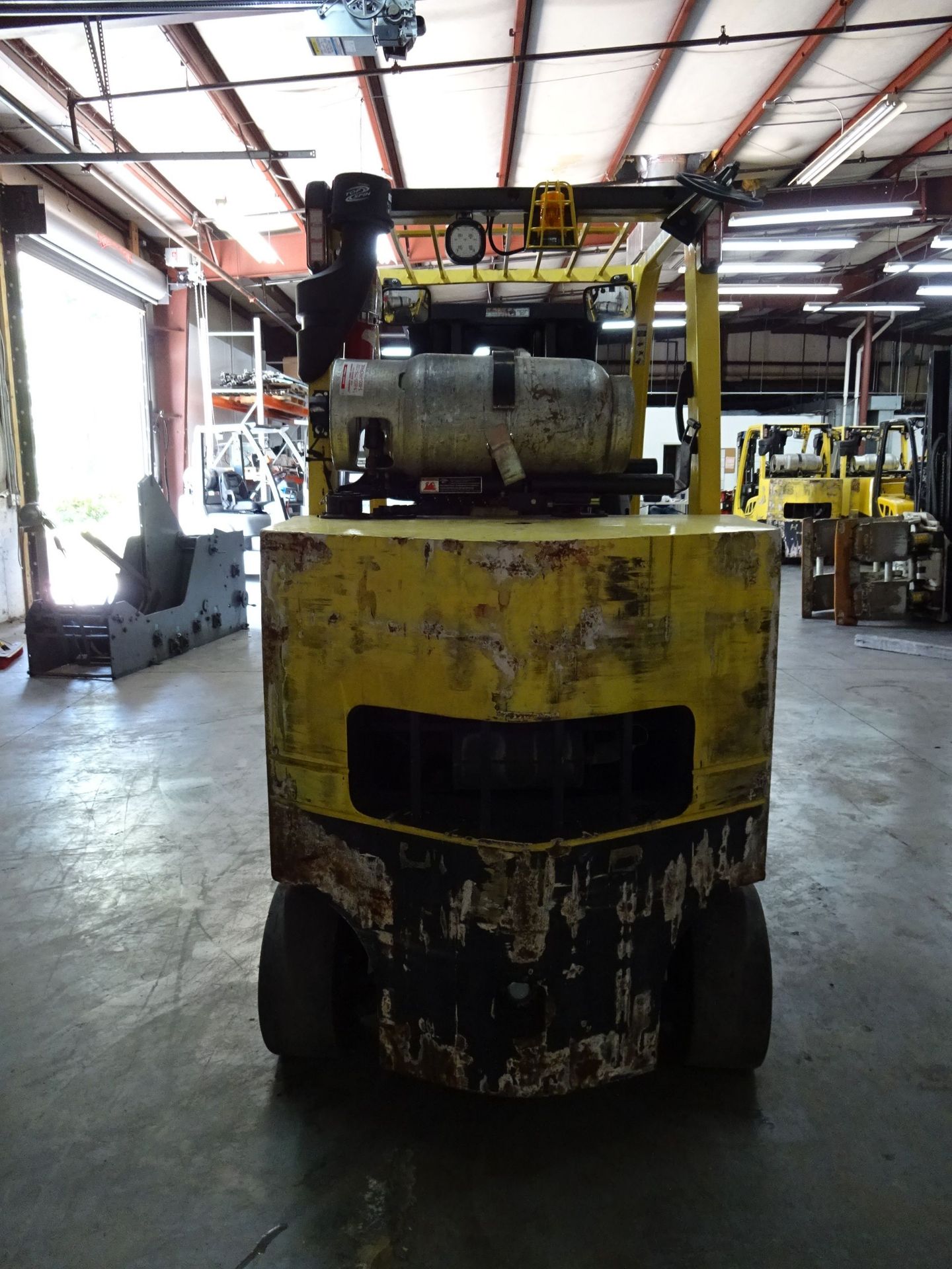 12,000 LB. HYSTER MODEL S120FTPRS SOLID TIRE LP GAS LIFT TRUCK; S/N G004V05749J (6,320 HOURS), 3- - Image 6 of 11