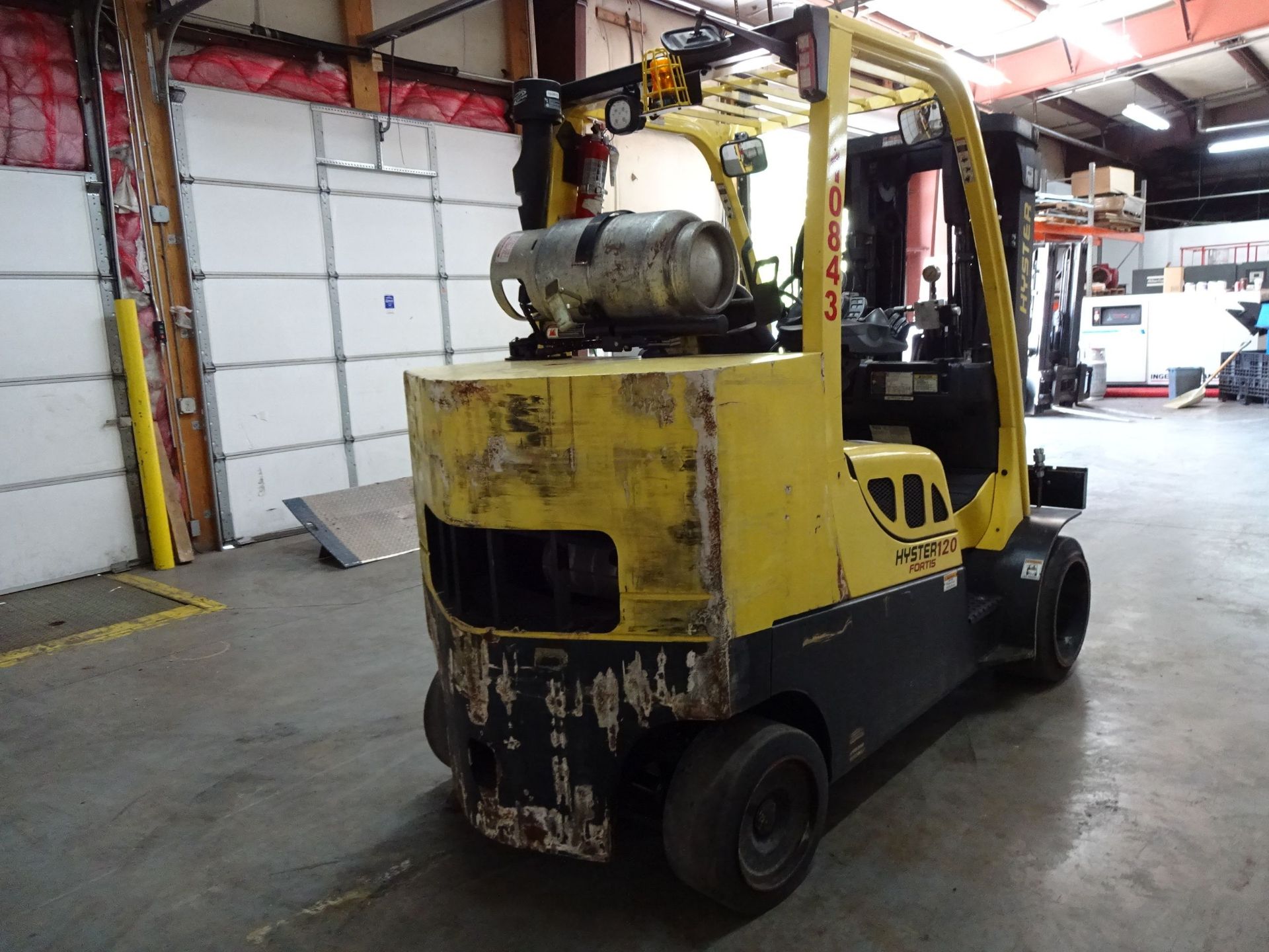 12,000 LB. HYSTER MODEL S120FTPRS SOLID TIRE LP GAS LIFT TRUCK; S/N G004V05749J (6,320 HOURS), 3- - Image 5 of 11
