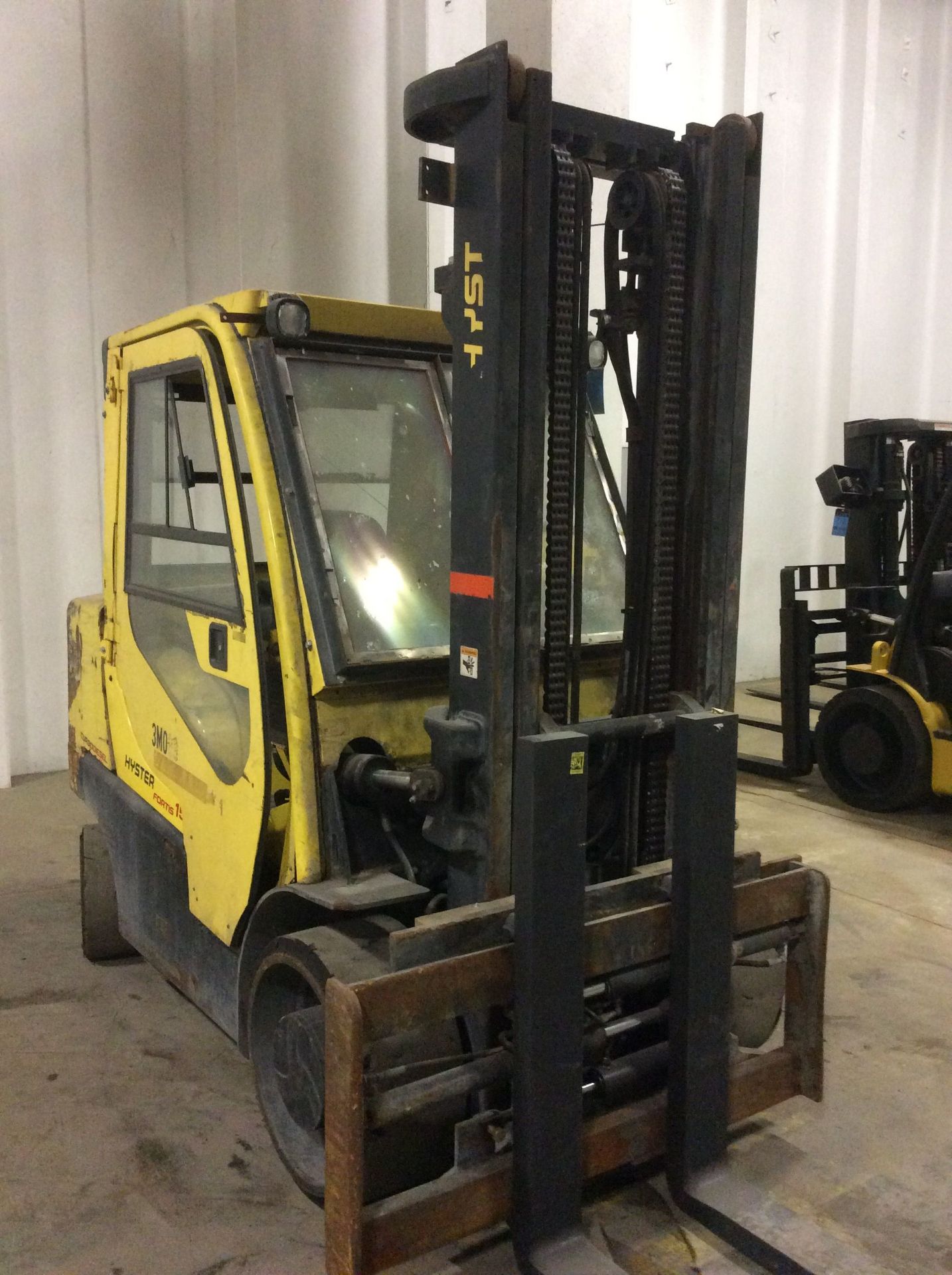 15,000 LB. HYSTER MODEL S155FT DIESEL POWER CUSHION TIRE LIFT TRUCK; S/N E024V02533J, 2-STAGE - Image 3 of 11