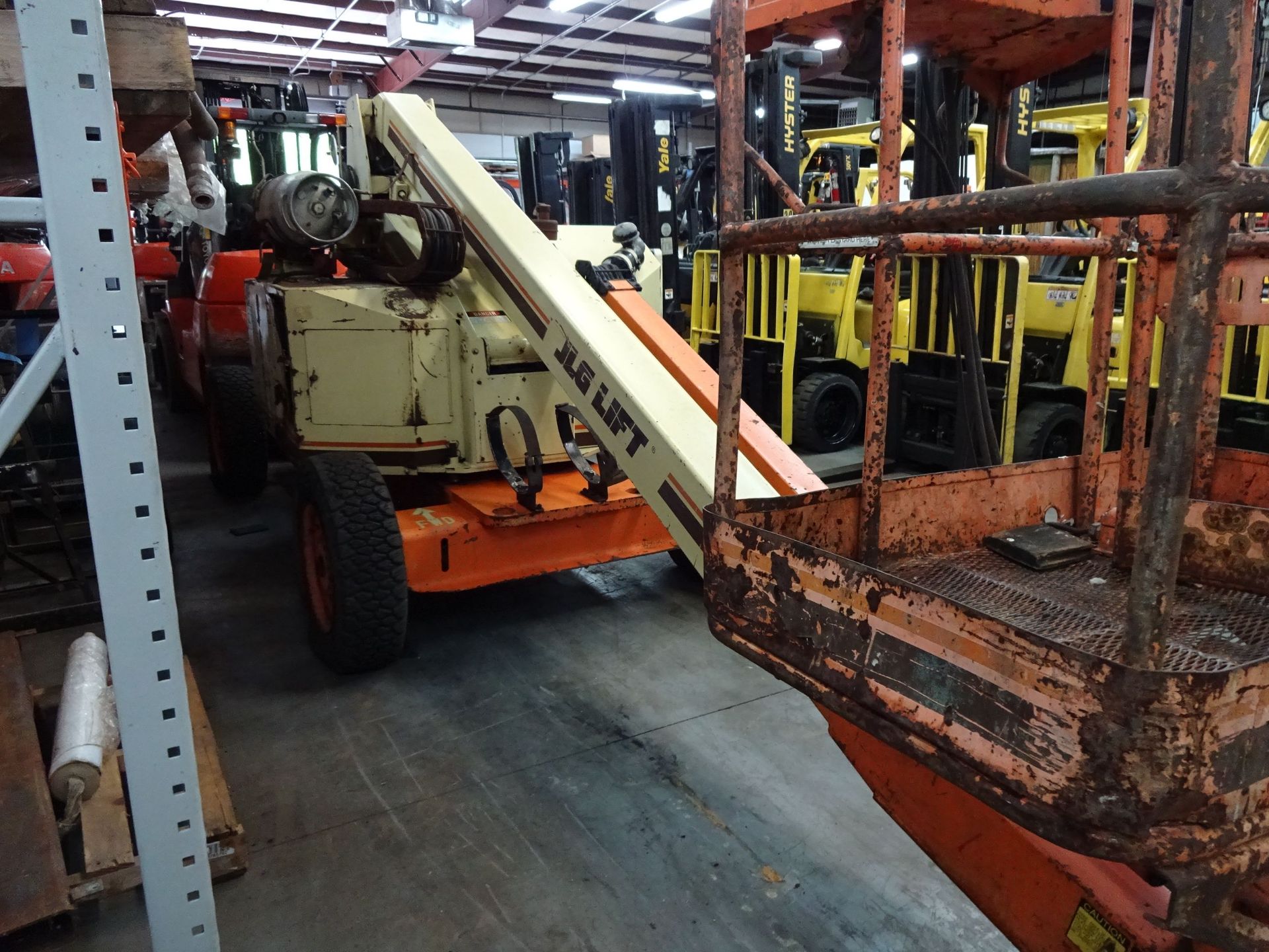 JLG MODEL 45HA PNEUMATIC TIRE LP GAS POWERED SNORKEL LIFT; S/N N/A (2,672 HOURS), 32" X 48" - Image 7 of 7