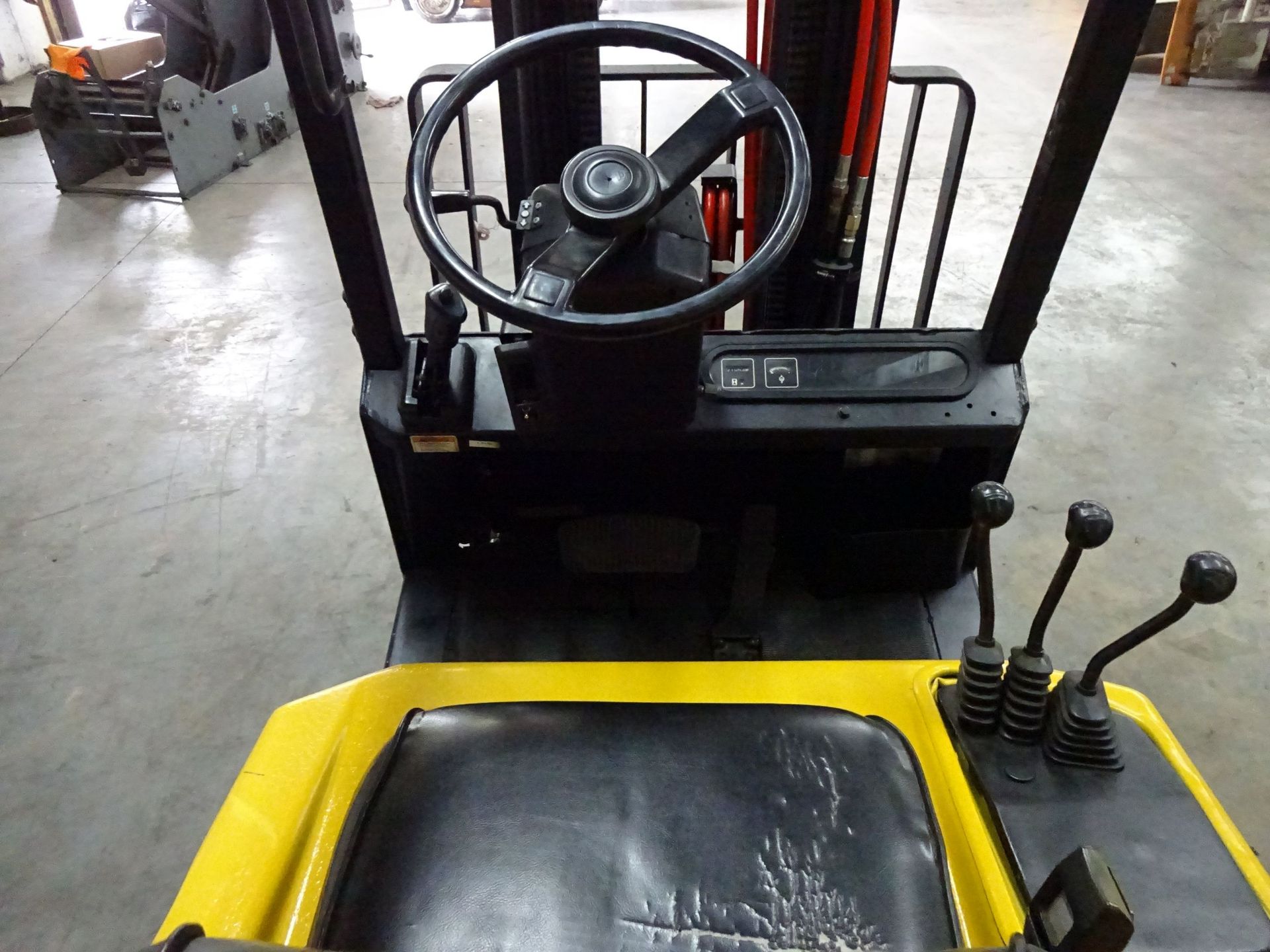 3,000 LB. YALE MODEL GLC030 SOLID TIRE LP GAS LIFT TRUCK; S/N A809N03856U (21,053 HOURS), 3-STAGE - Image 9 of 11