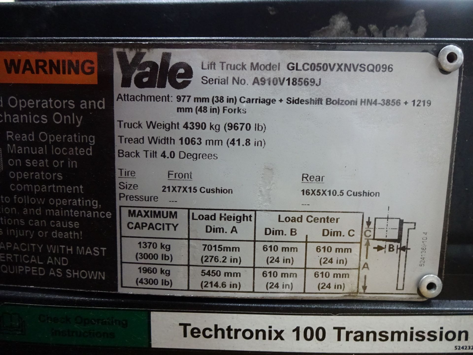 5,000 LB. YALE MODEL GLC050VXNVSQ096 SOLID TIRE LP GAS LIFT TRUCK; S/N A910V18569J (14,184 HOURS), - Image 10 of 11