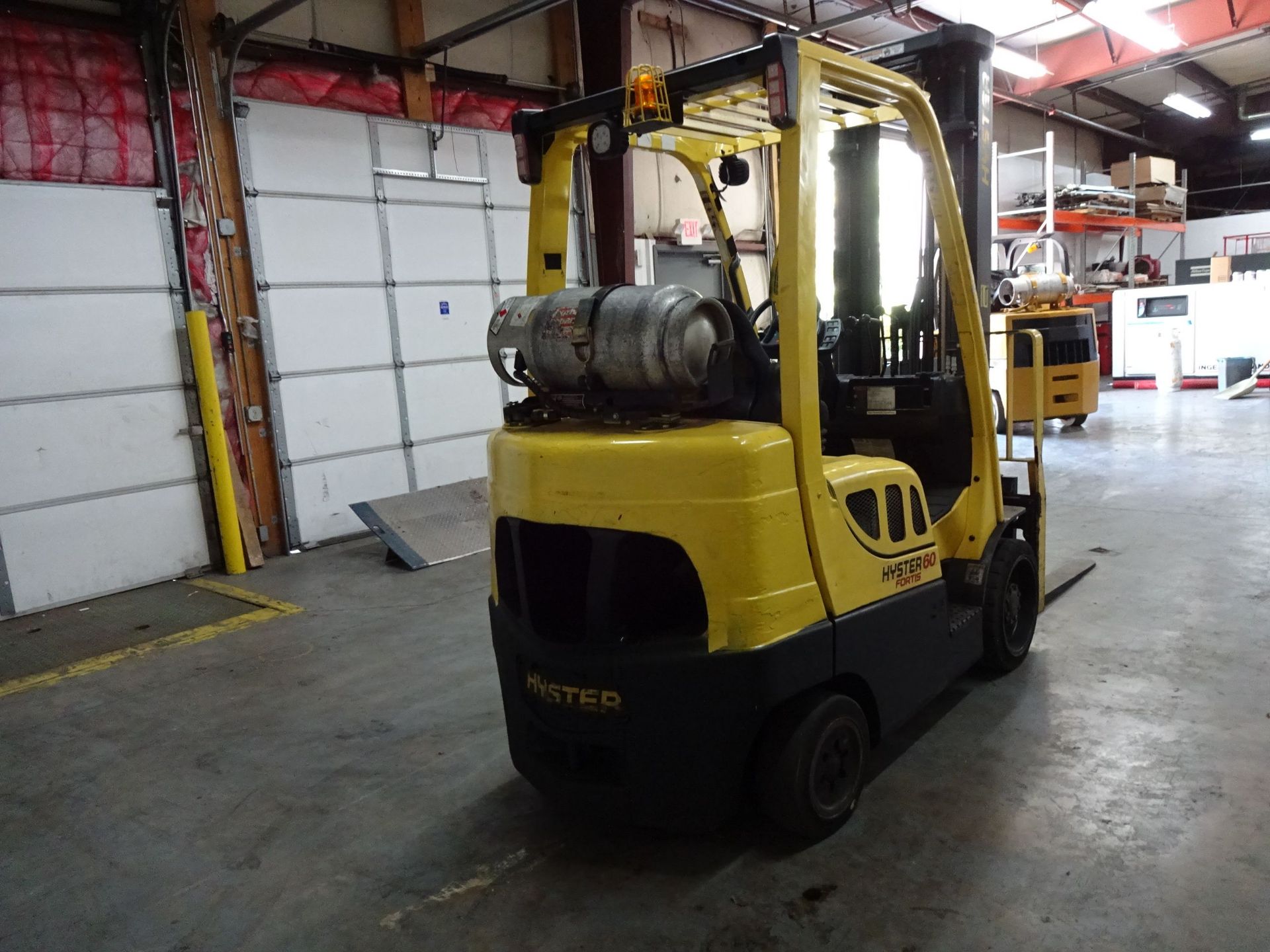 6,000 LB. HYSTER MDOEL S60FT SOLID TIRE LP GAS LIFT TRUCK; S/N F187V17319J (13,865 HOURS), 3-STAGE - Image 5 of 11