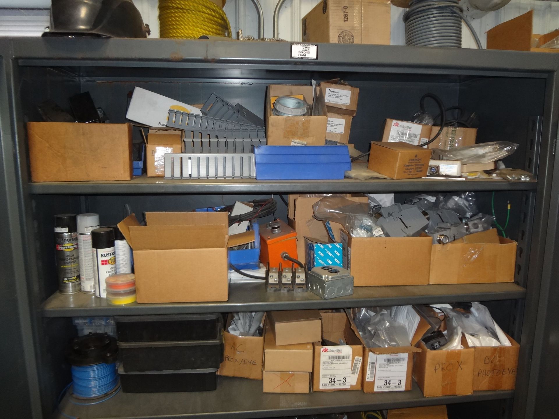 CONTENTS OF CABINET INCLUDING ELECTRICAL AND CORD SETS - Image 2 of 3