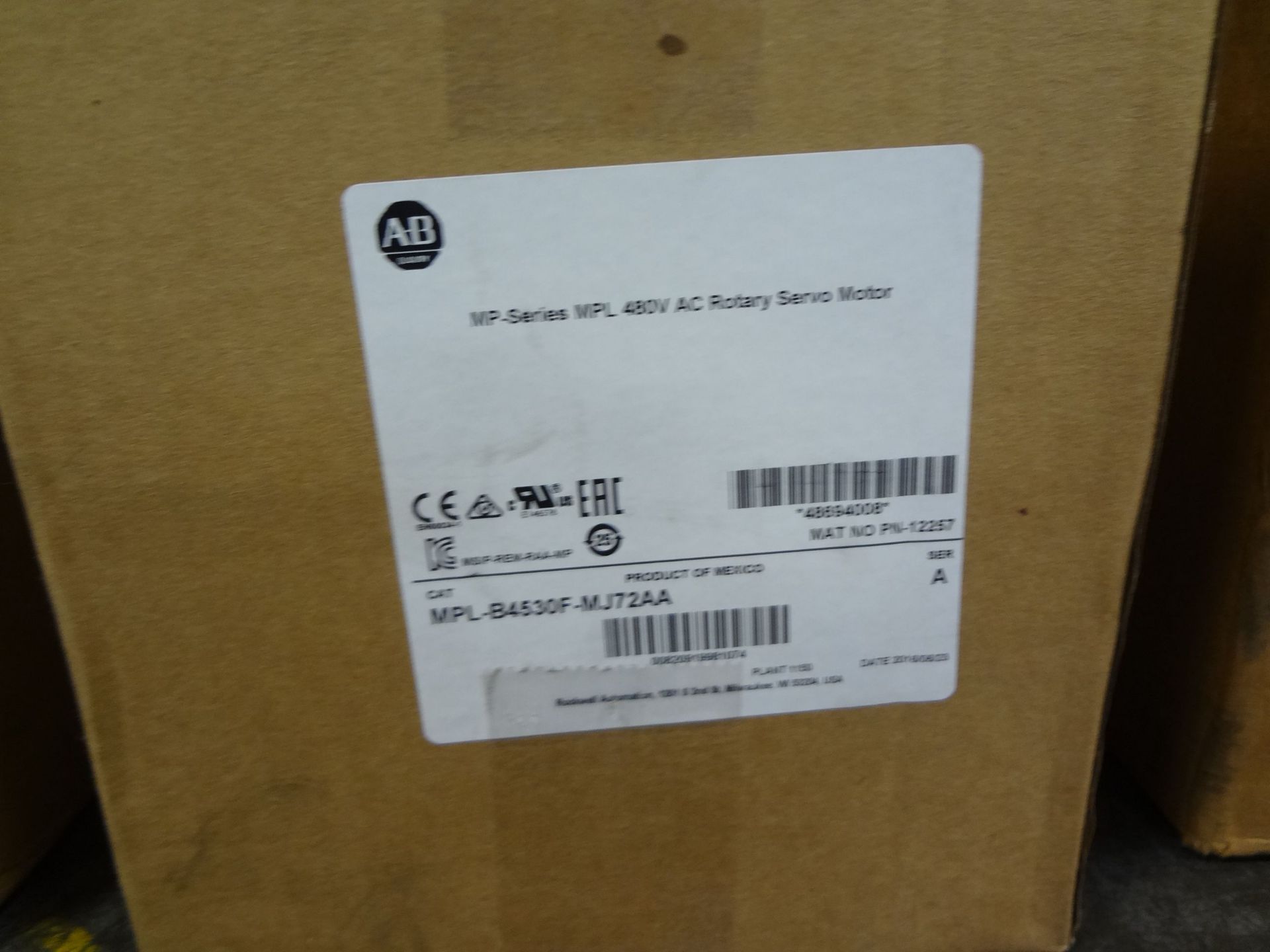 ALLEN BRADLEY MODEL MPL-B4530F-MJ72AA AC, 48 VOLT, ROTARY SERVO MOTOR - Image 2 of 2