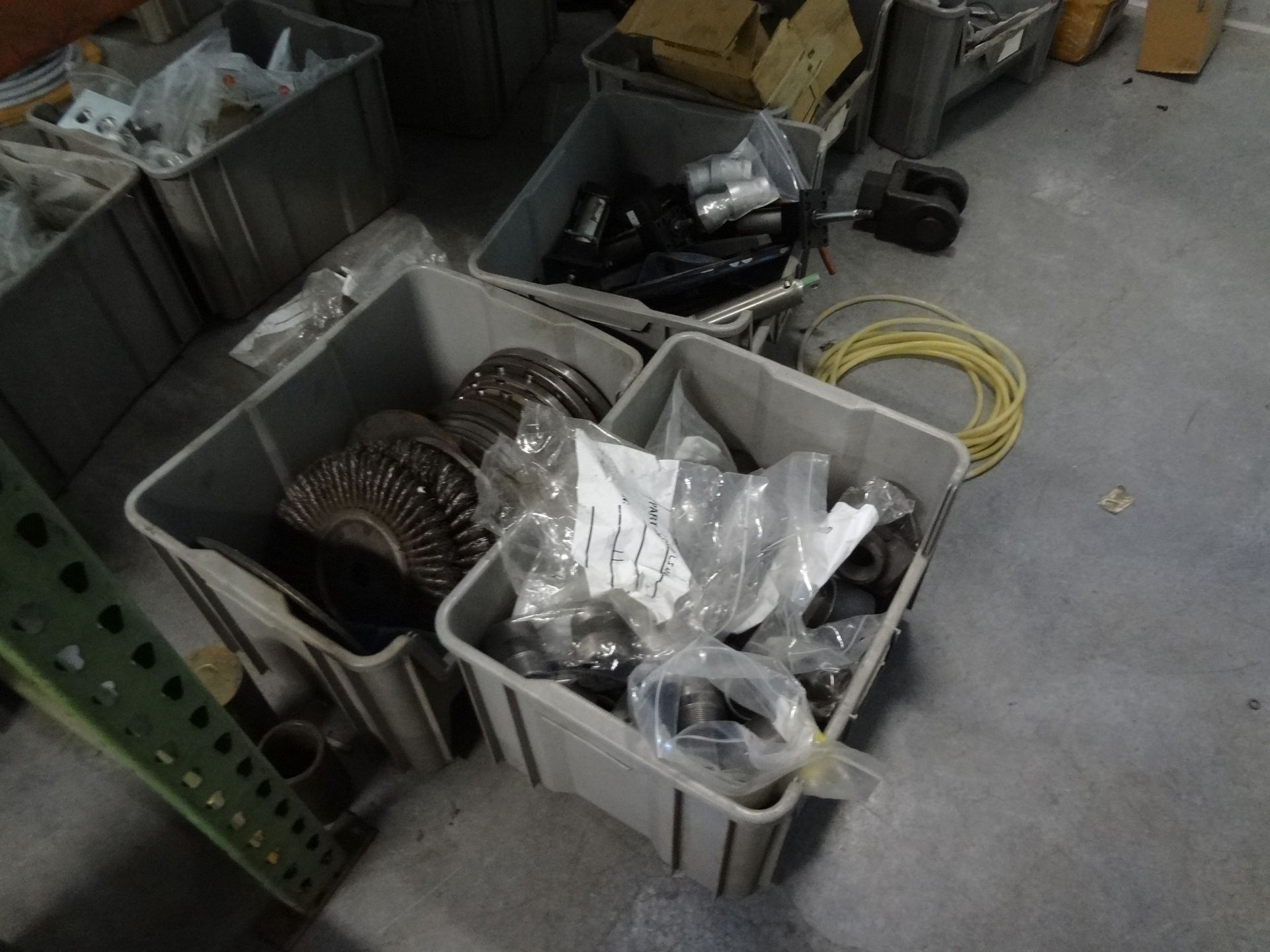 (LOT) CONTENTS PARTS ROOM INCLUDING HOSE, WIRE, HARDWARE, MOTORS, HYDRAULIC CYCLINDERS, CHAINS, - Image 8 of 11