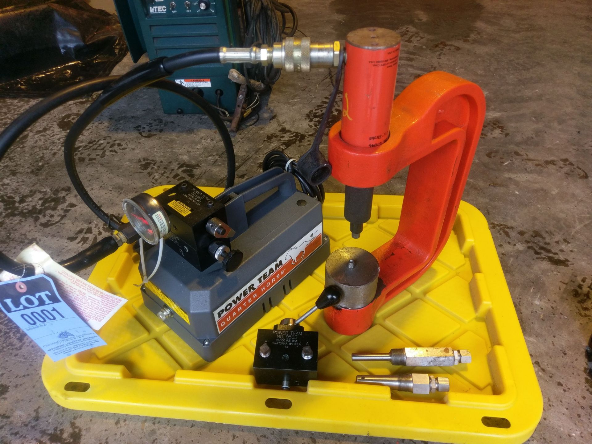 POWER TEAM C-FRAME HYDRAULIC PUNCH WITH 10,000 PSI POWER TEAM NO. 9561 ELECTRIC "QUARTER HORSE"