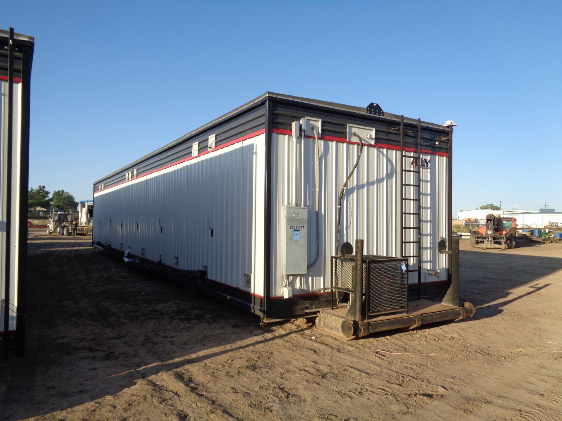 ATCO MODEL 13 X 60 DOUBLE END WELL SITE ACCOMMODATION UNIT; BUILT 2011, (2) BEDROOMS, (2) FULL AND 1 - Bild 2 aus 21