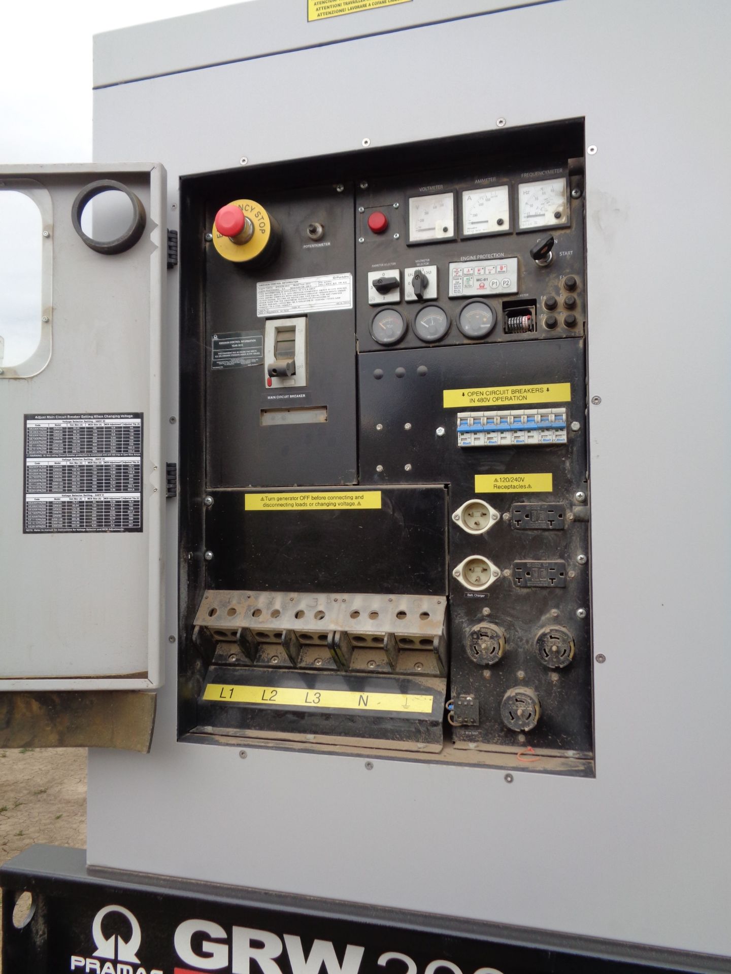 200 KVA / 160 KW, 2014 PRAMAC TRAILER MOUNTED DIESEL GENERATOR; VIN: 1Z9PU1823EM026263, PERKINS 6. - Bild 5 aus 7