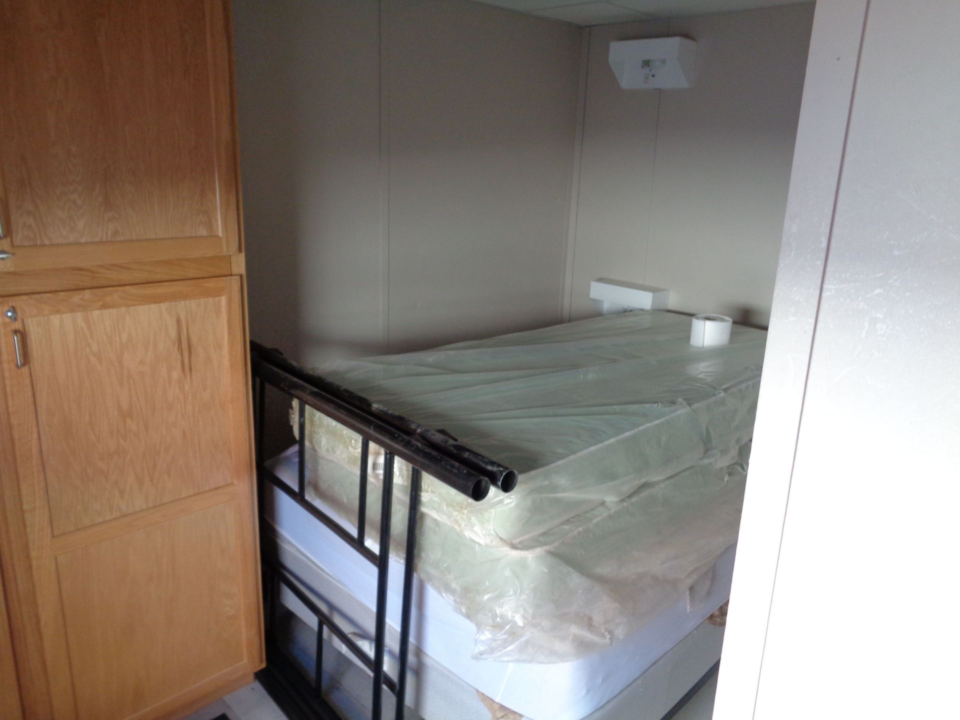 ATCO MODEL 12 X 58 BC, RM, TP WITH BUNK BEDS ACCOMMODATION UNIT; BUILT 2011, S/N 258117060, (2) - Bild 11 aus 19