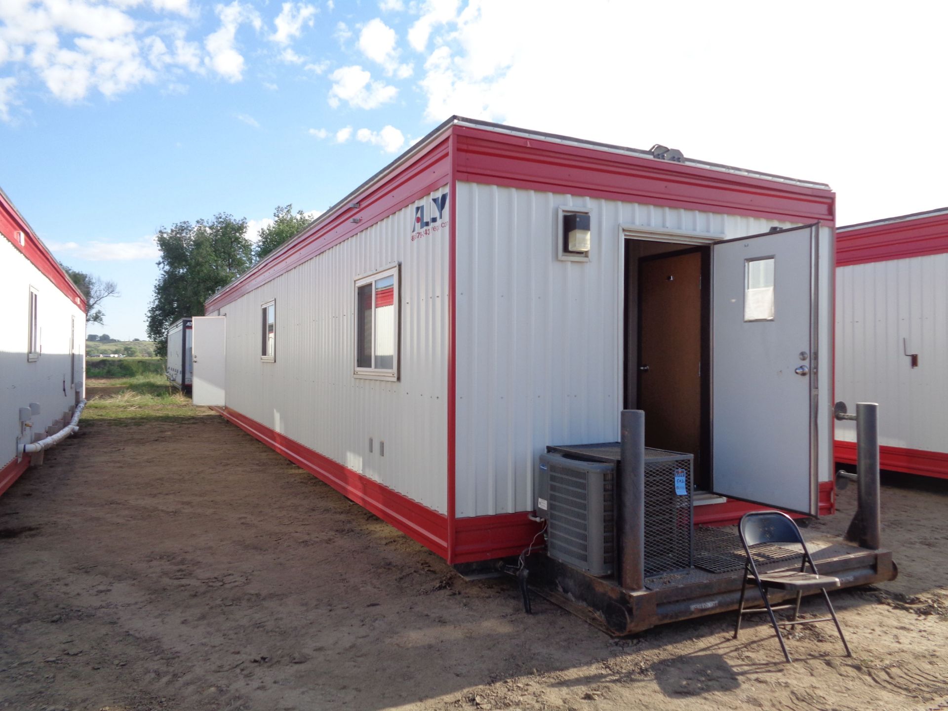 ATCO MODEL 12 X 58 BC, RM, TP WITH BUNK BEDS ACCOMMODATION UNIT; BUILT 2011, S/N 258117060, (2) - Bild 2 aus 19