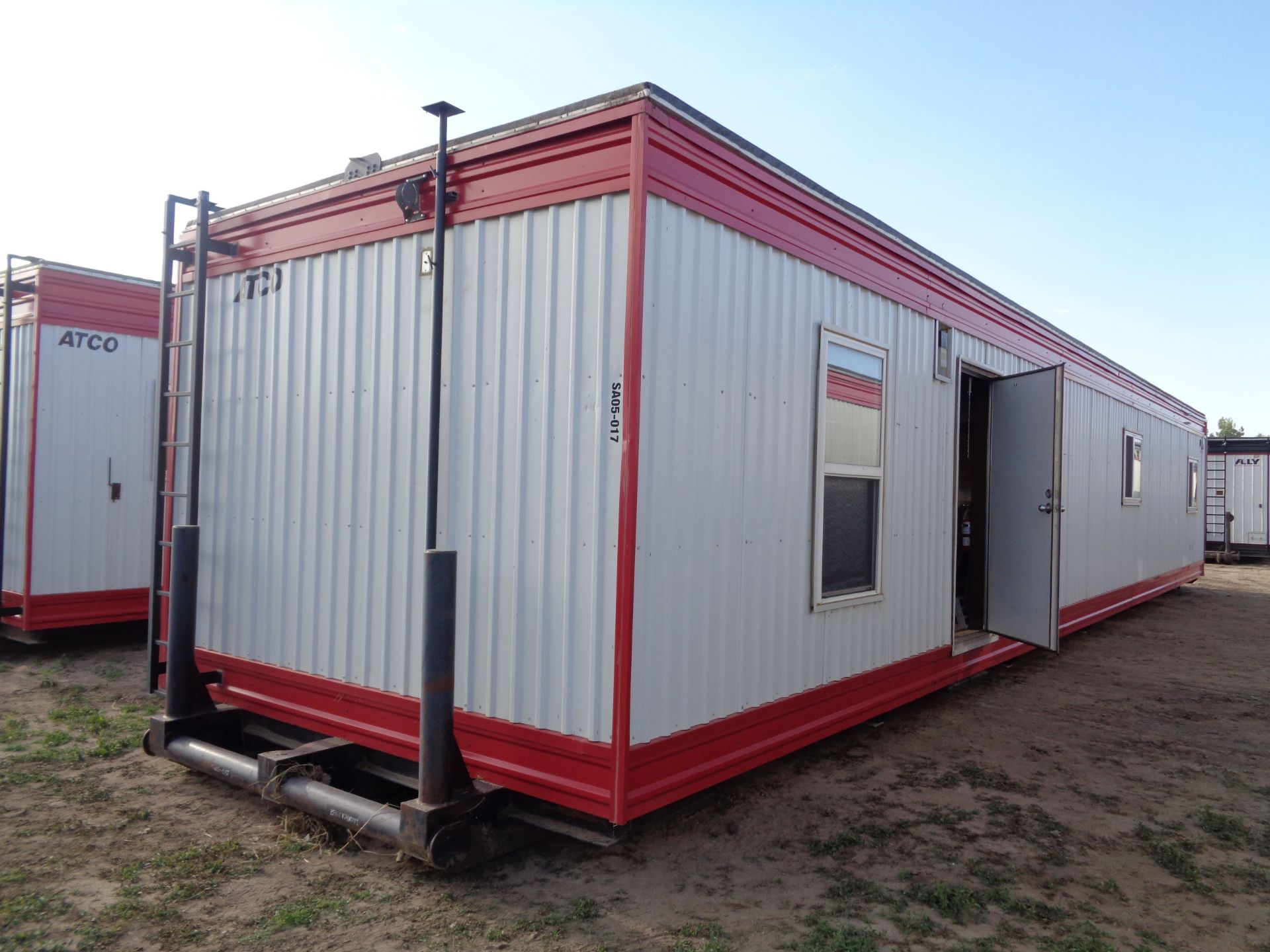 ATCO MODEL 12 X 58 BC, RM, TP WITH BUNK BEDS ACCOMMODATION UNIT; BUILT 2011, S/N 258117060, (2) - Bild 3 aus 19