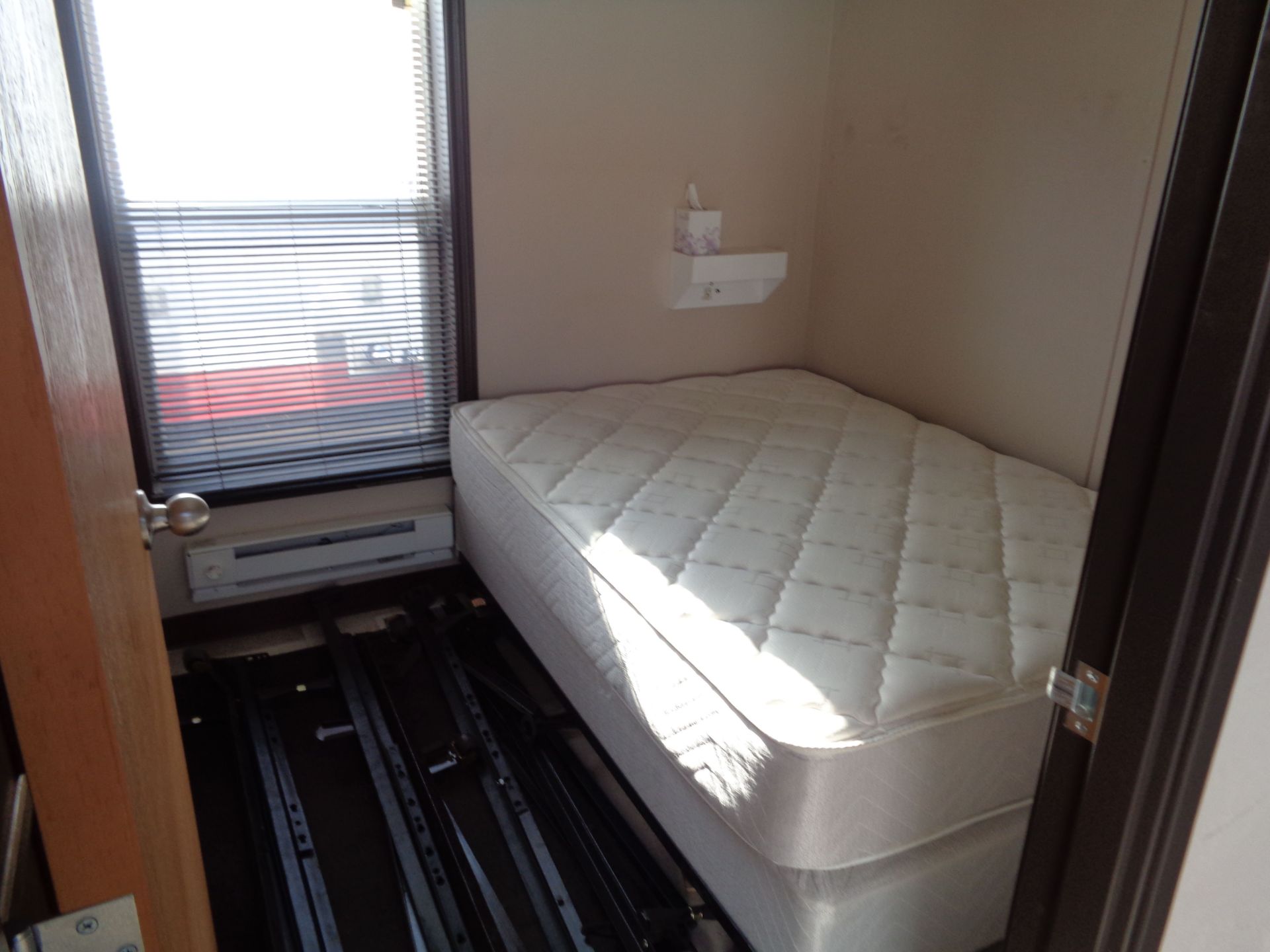 ATCO MODEL 12 X 58 BC, RM, TP WITH BUNK BEDS ACCOMMODATION UNIT; BUILT 2011, S/N 258117060, (2) - Bild 10 aus 19