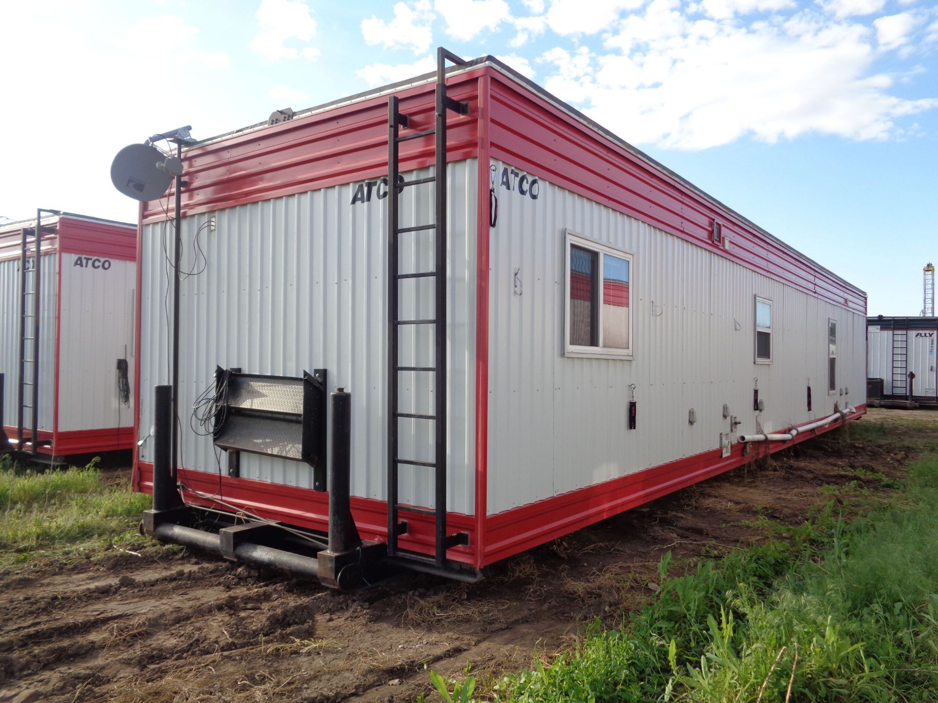 ATCO MODEL 13 X 58 TWO BEDROOM WILL SITE ACCOMMODATION UNIT; BUILT 2011, S/N 358117052, (2) - Bild 3 aus 19