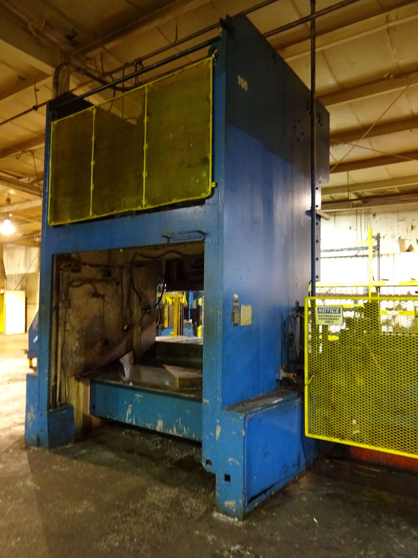 250 TON AIDA MODEL C2-2512 DOUBLE CRANK GAP PRESS; S/N 10525-0080, 11" STROKE, 30 SPM, 120" X 36" - Image 4 of 12