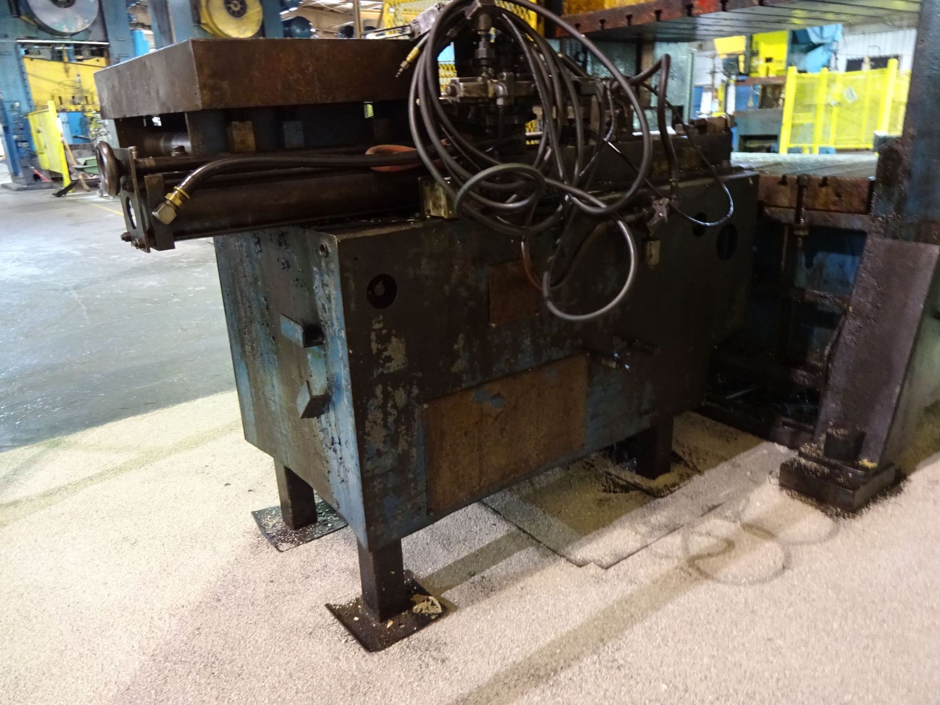 24" DALLAS MODEL D400 PNEUMATIC STRAIGHTENER AND FEEDER; S/N 3142 - Image 3 of 5