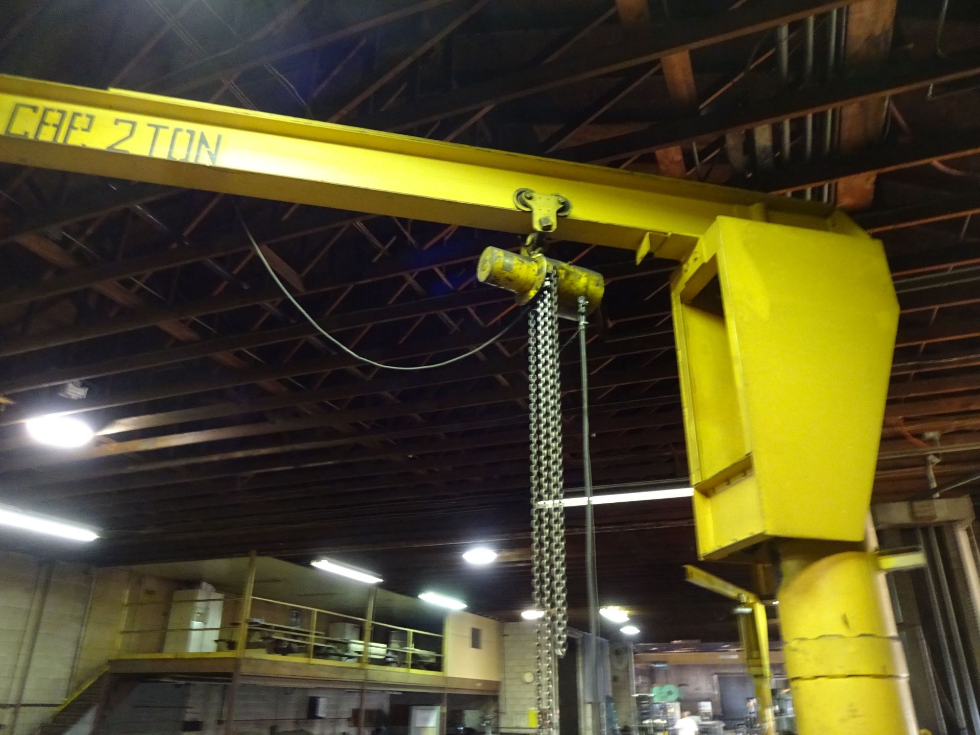 2 TON X 14' ARM FREE STANDING JIB CRANE WITH 2 TON BUDGIT ELECTRIC CHAIN HOIST - Image 4 of 5