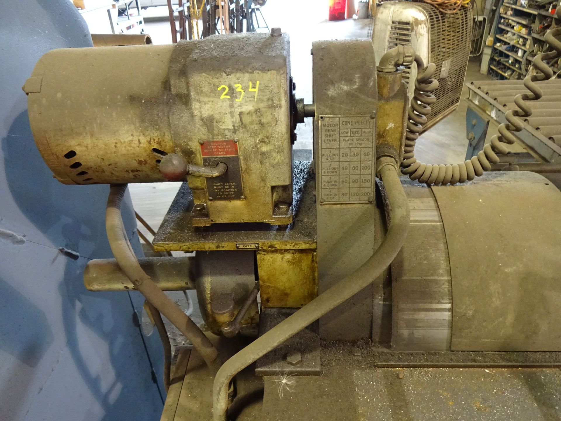 18" X 20" MARVEL SERIES 8/M8/81 VERTICAL BAND SAW; S/N 811948, WITH FEED AND OUT TAKE ROLLER - Image 3 of 8