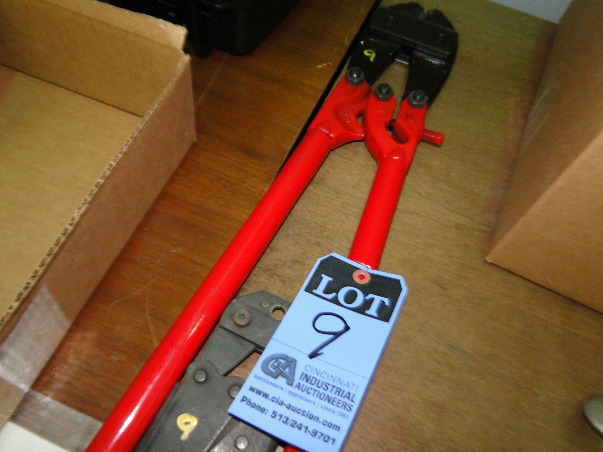 (LOT) BOLT CUTTER AND WIRE STRAPPER