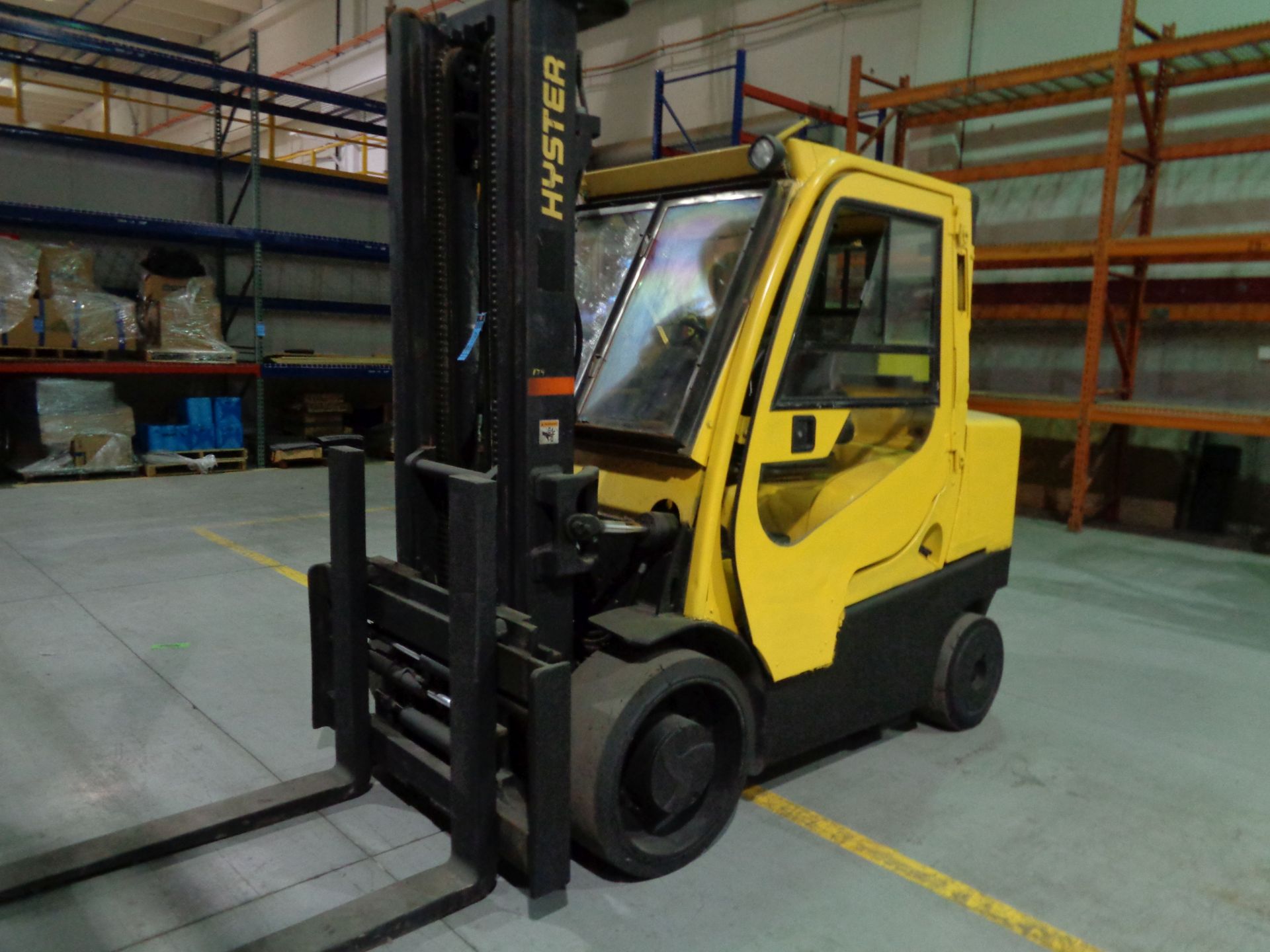 15,000 LB. HYSTER MODEL S155FT DIESEL POWER CUSHION TIRE LIFT TRUCK; S/N E024V02534J, 2-STAGE