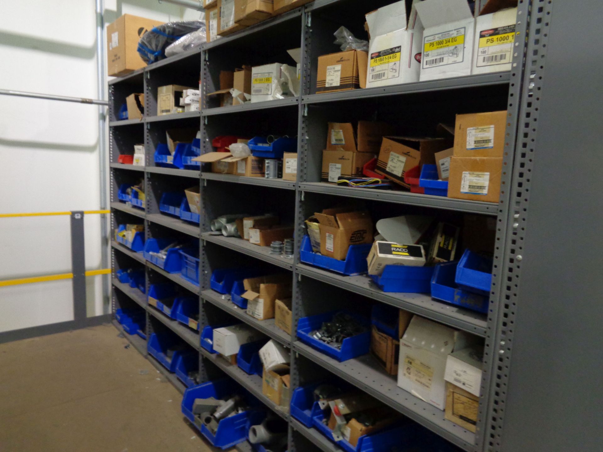 (LOT) CONTENTS OF UPPER MEZZANINE AREA: (18) SECTIONS OF SHELVING WITH MAINTENANCE ITEMS, - Bild 2 aus 8