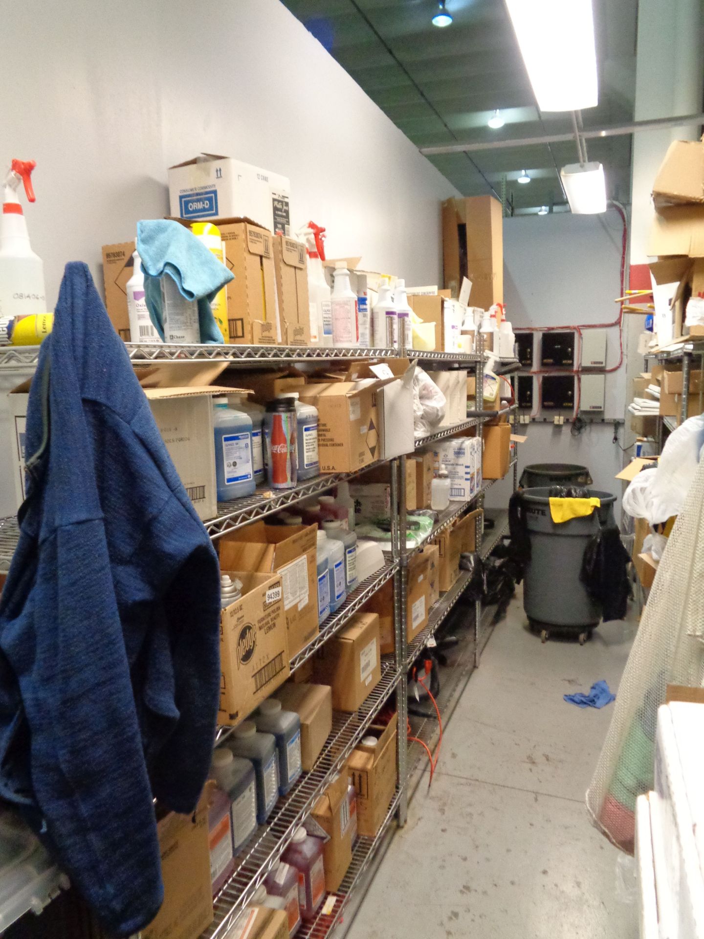 (LOT) ASSORTED JANATORAL SUPPLIES IN STORAGE ROOM - DOES NOT INCLUDE AFFIXED ELECTRONICS ON BACK - Image 2 of 2