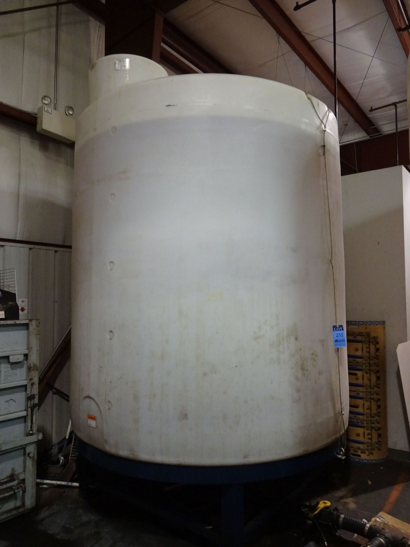 3,000 GALLON PVC VERTICAL CYLINDRICAL TANK; STEEL STANDS, 4" BOTTOM OUTLET