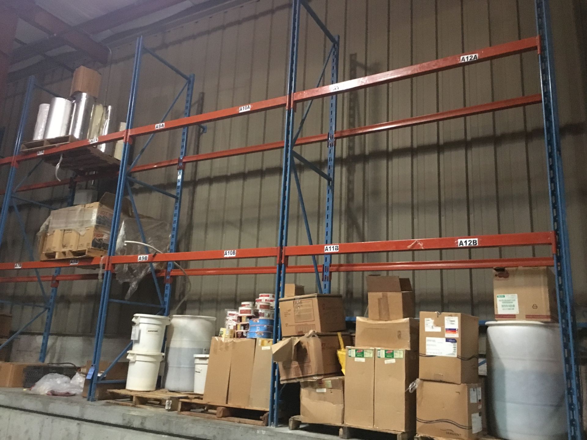 40" X 92" X 15' BLUE AND ORANGE PALLET RACK, ADJUSTABLE BEAMS, 6-SECTIONS, 1-RUN **NO CONTENT**
