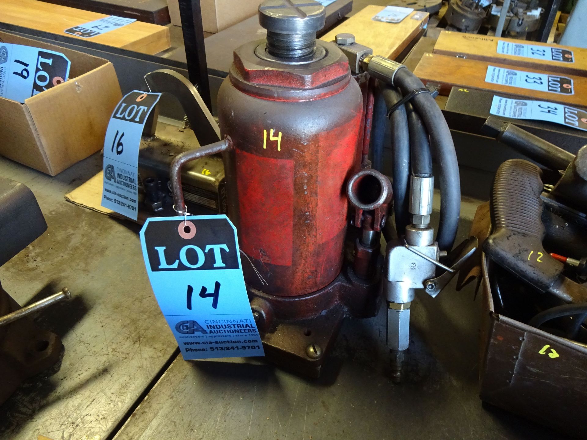 20 TON BOTTLE JACK WITH PNEUMATIC HOSE