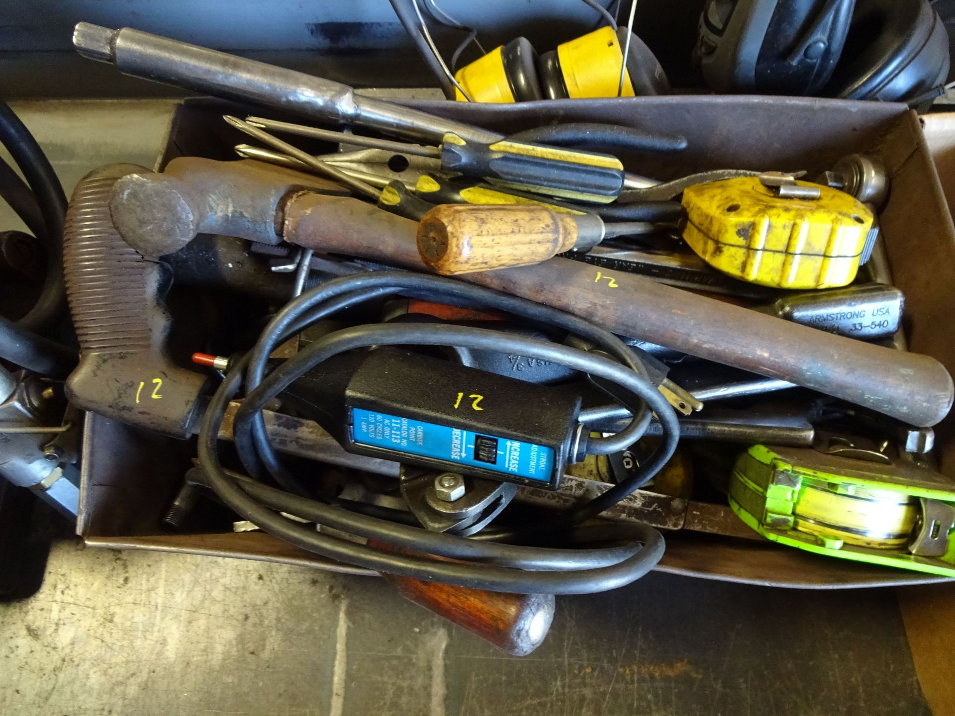 (LOT) MISCELLANEOUS TOOLS